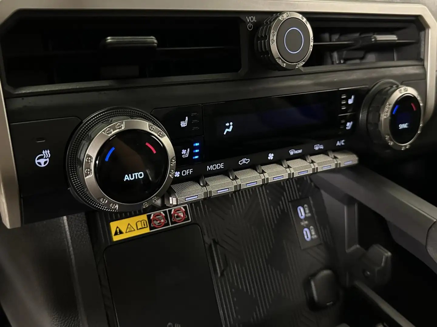 TOYOTA Tacoma 2.4 Turbo Hybrid Trailhunter-image-11