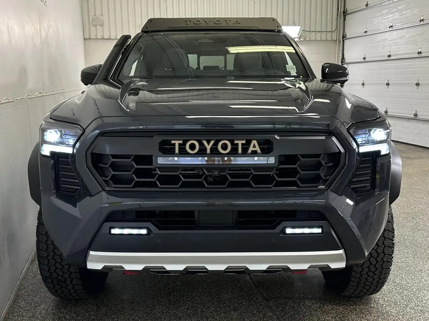 TOYOTA Tacoma 2.4 Turbo Hybrid Trailhunter-image-3