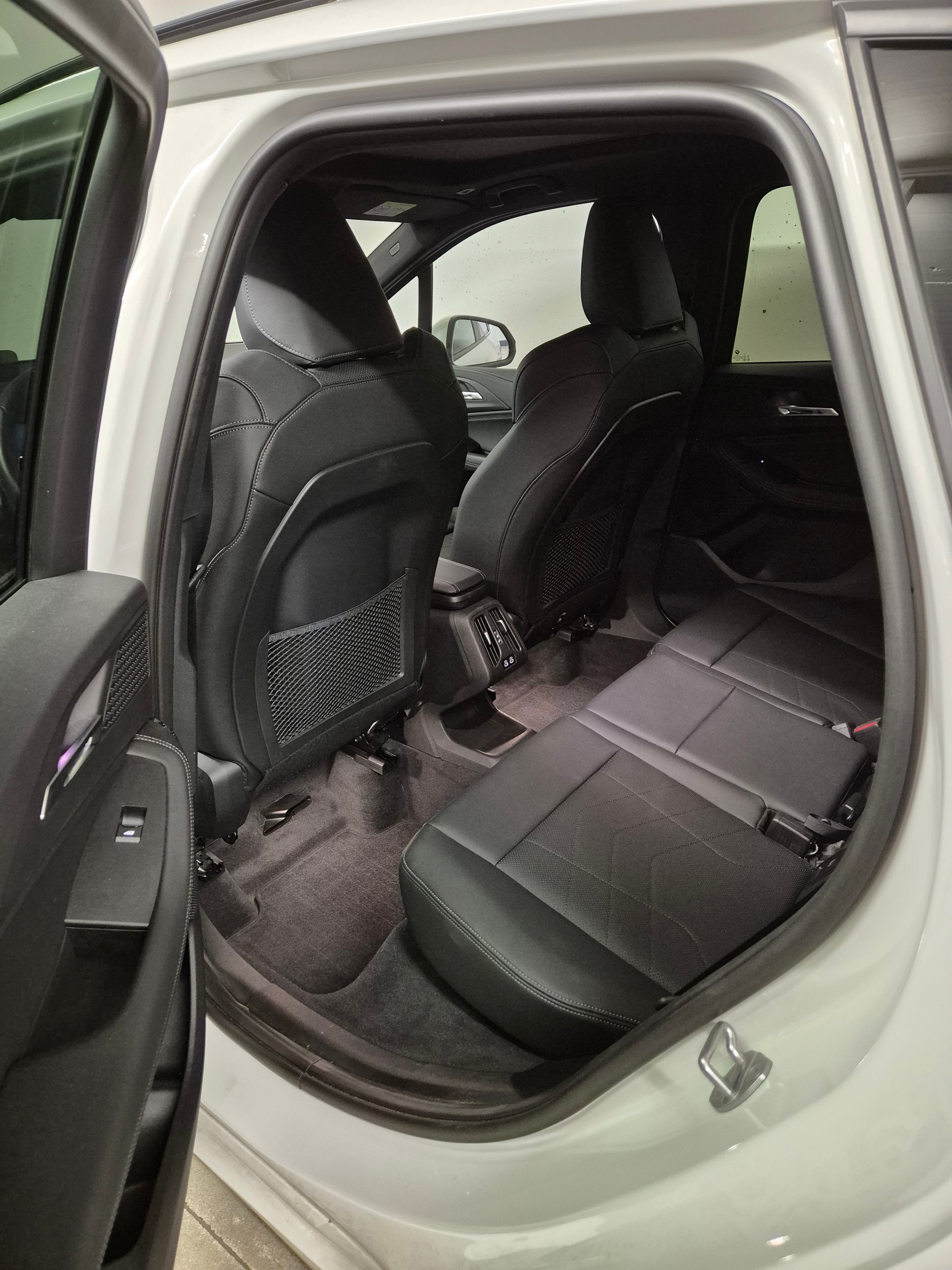 BMW 223i xDrive-image-5