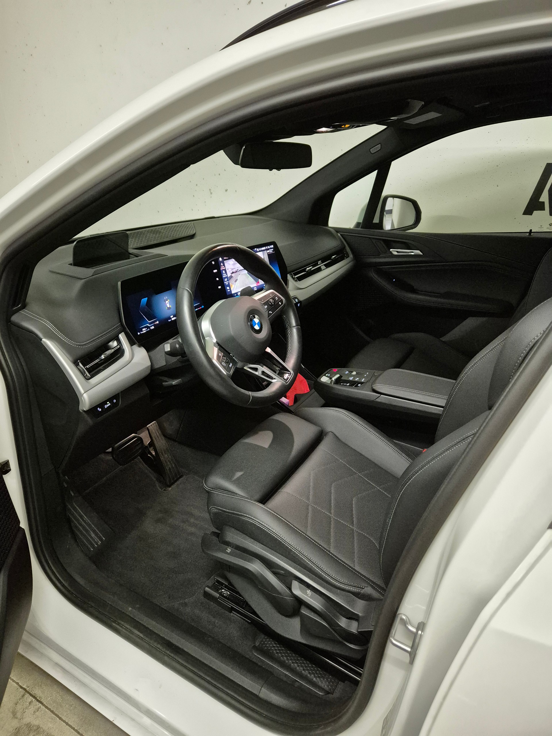 BMW 223i xDrive-image-3