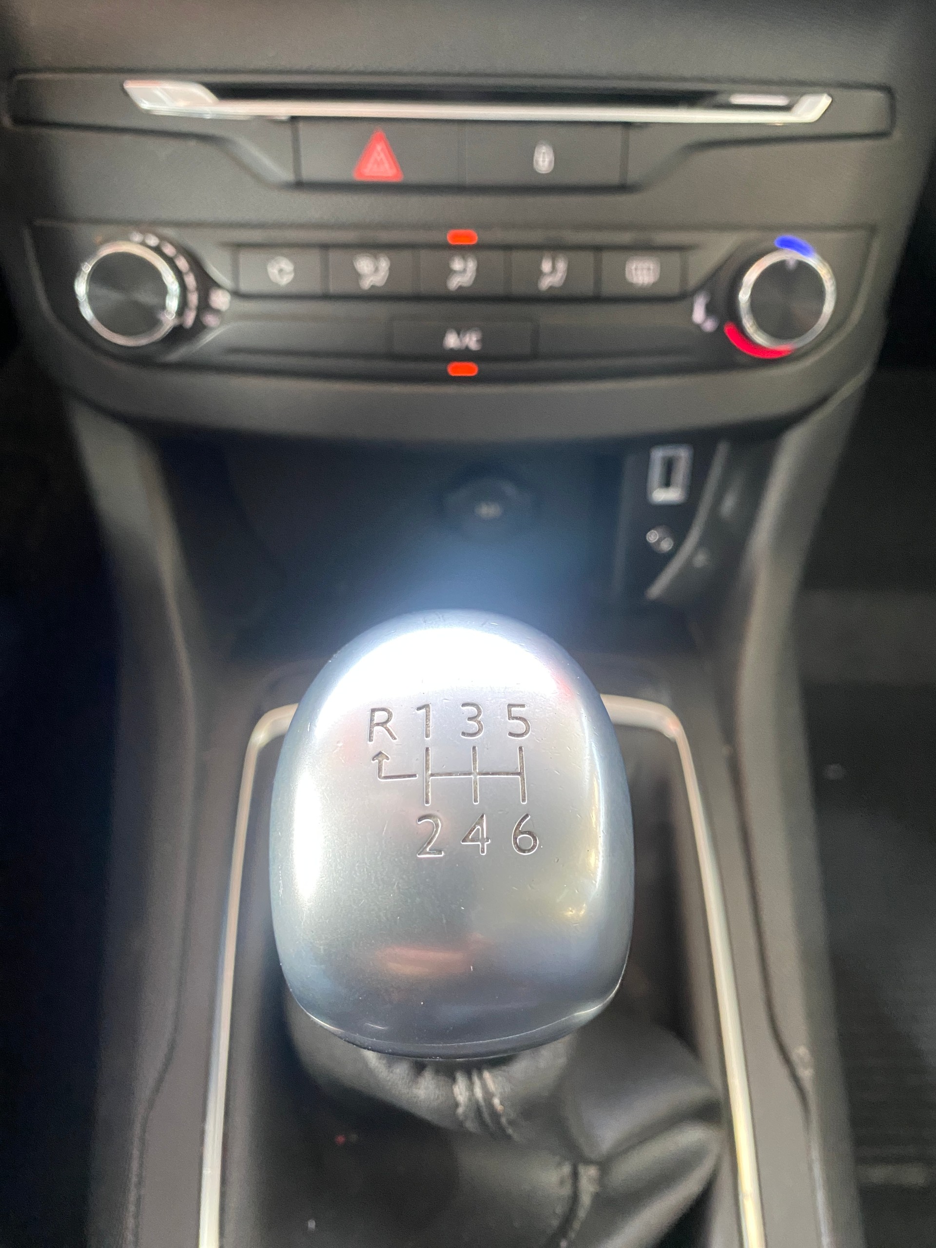 PEUGEOT 308 SW 1.6 BlueHDI Active-image-10