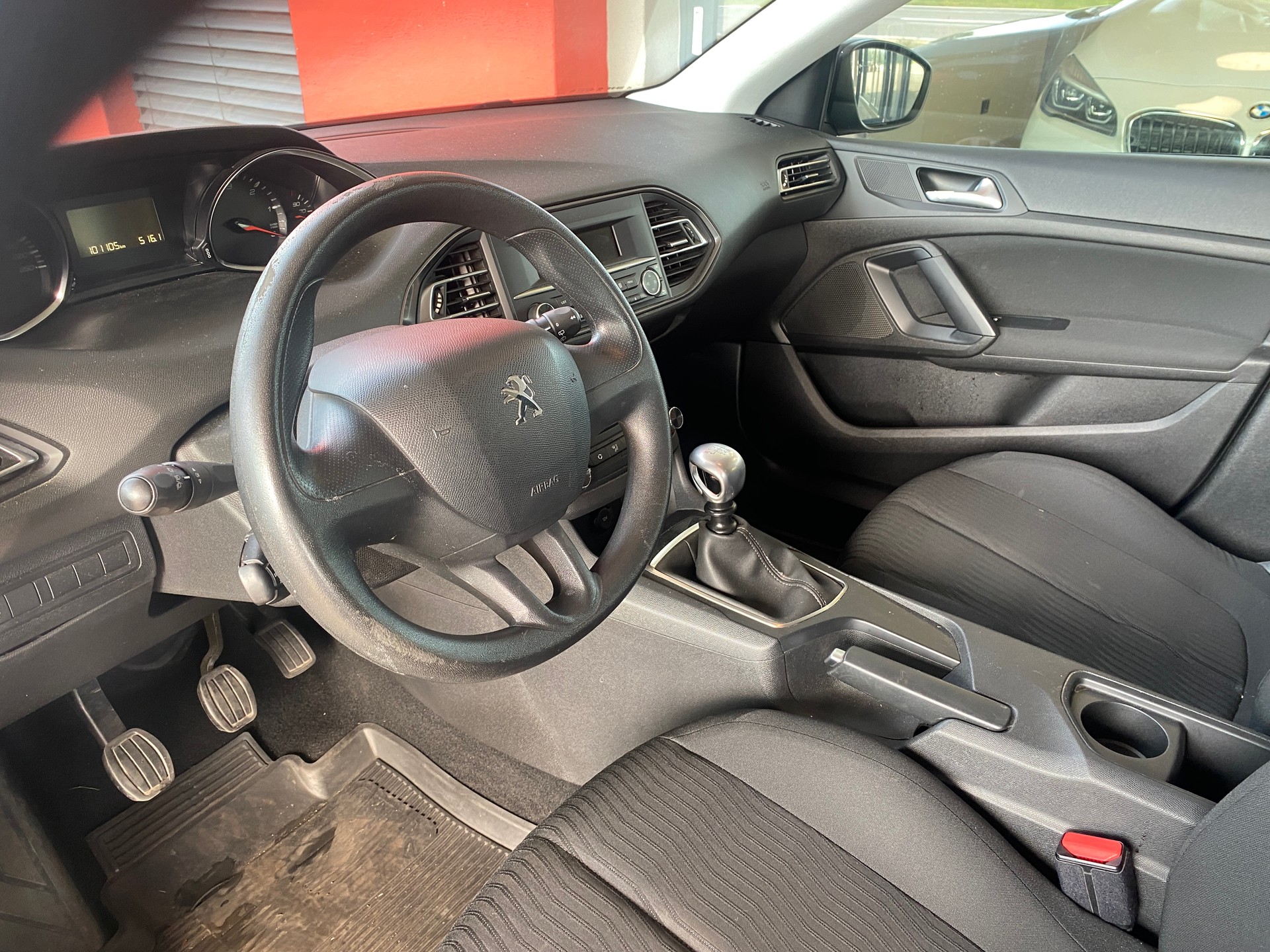 PEUGEOT 308 SW 1.6 BlueHDI Active-image-4