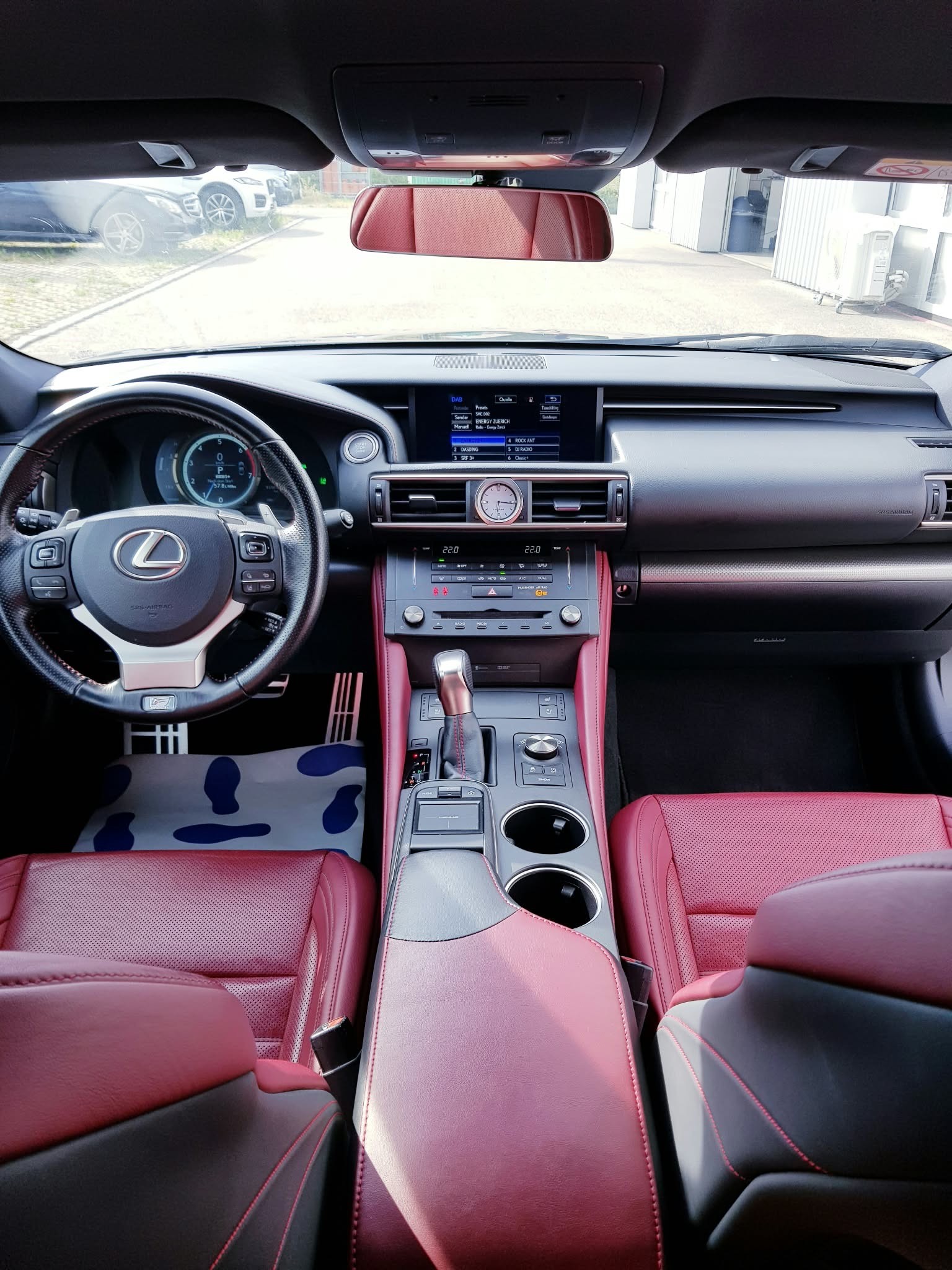 LEXUS RC 200t excellence Automatic-image-9