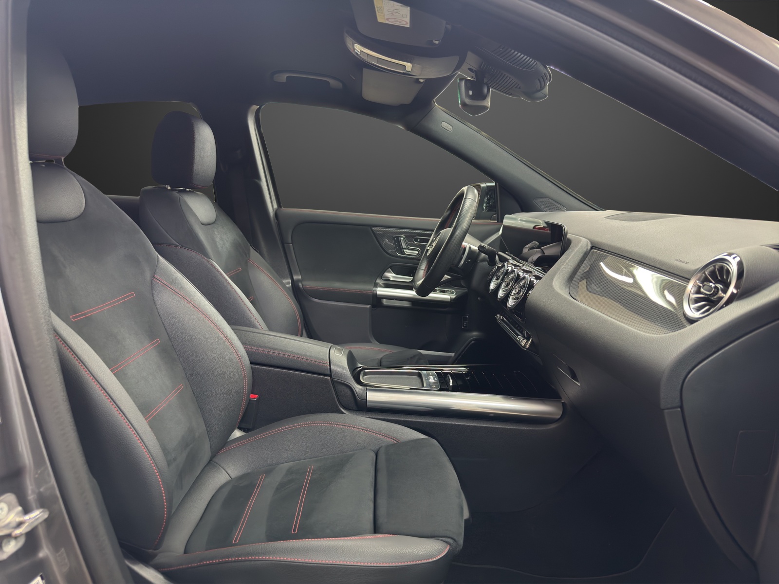 MERCEDES-BENZ GLA 220d 4Matic 8G-DCT-image-11