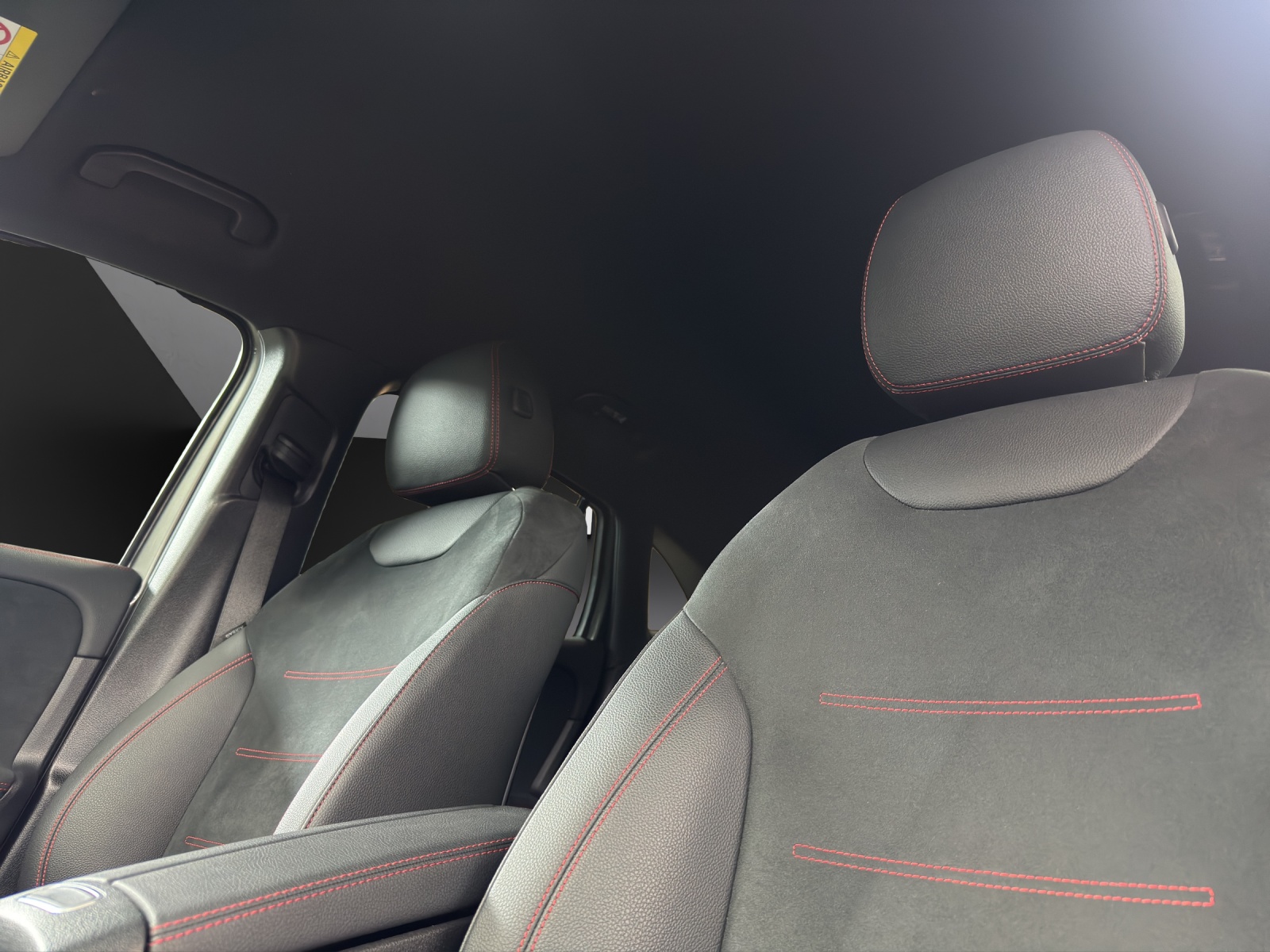 MERCEDES-BENZ GLA 220d 4Matic 8G-DCT-image-13