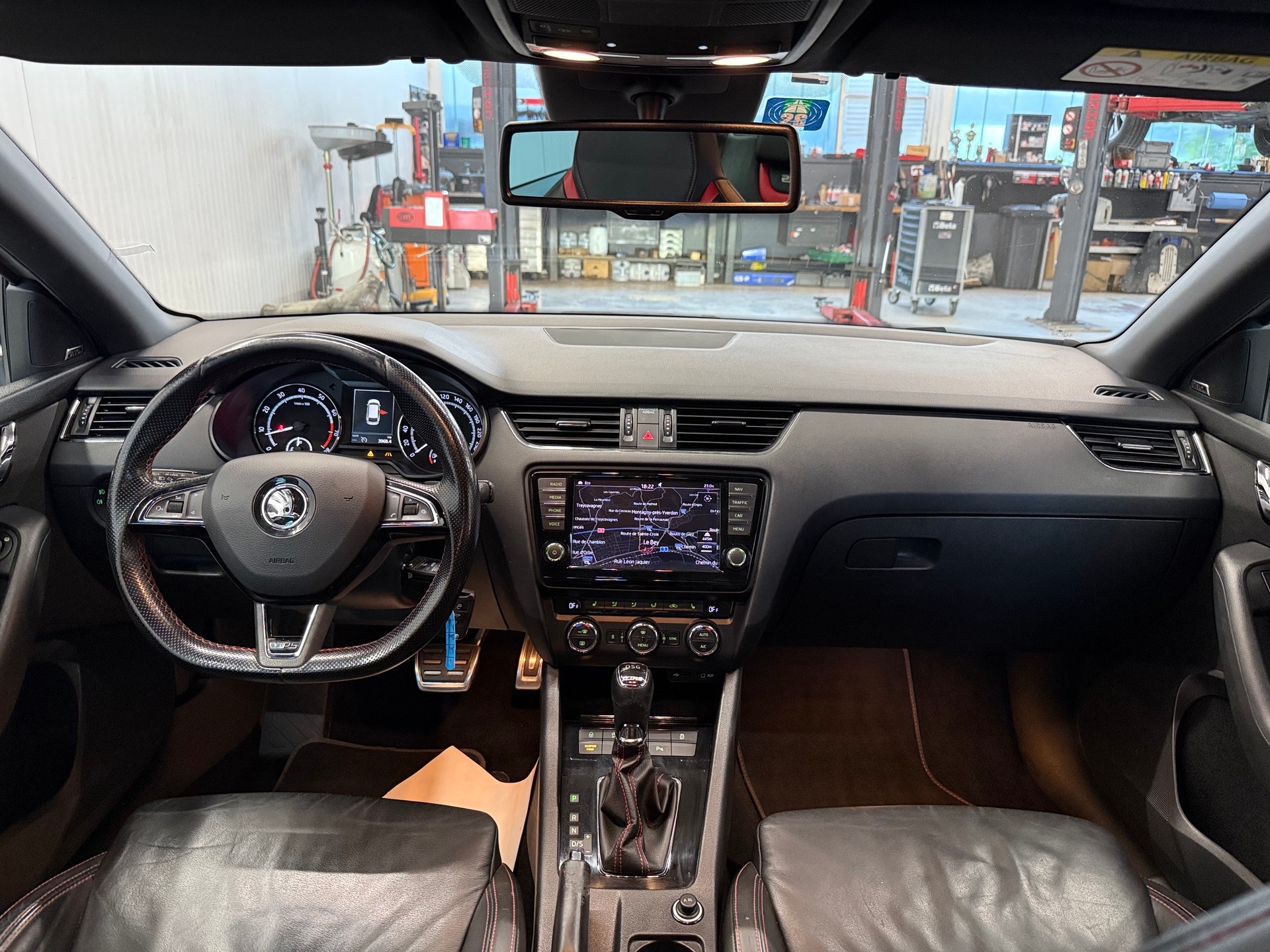 SKODA Octavia Combi 2.0 TSI RS 230 DSG-image-10