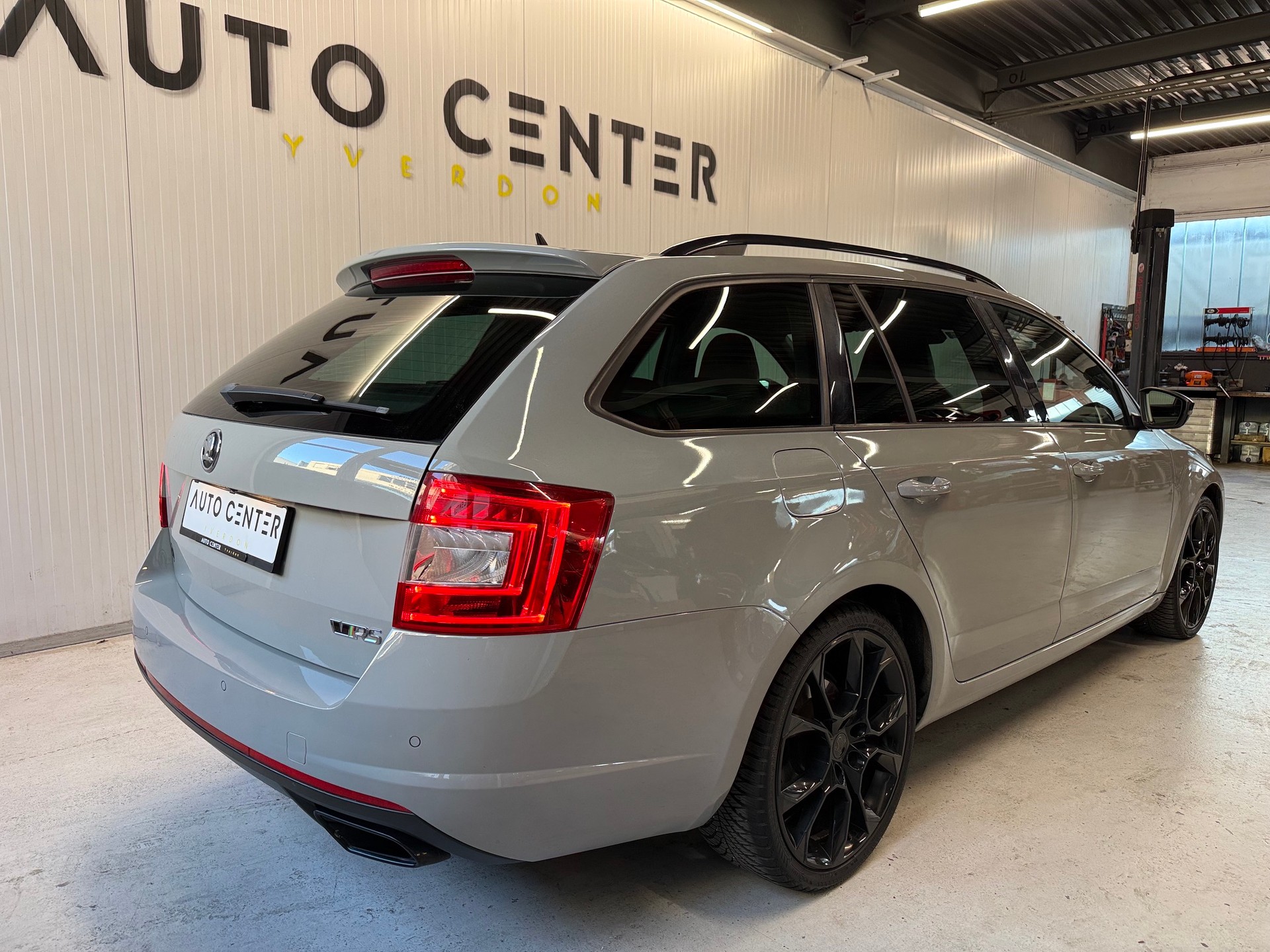 SKODA Octavia Combi 2.0 TSI RS 230 DSG-showroom-element-2