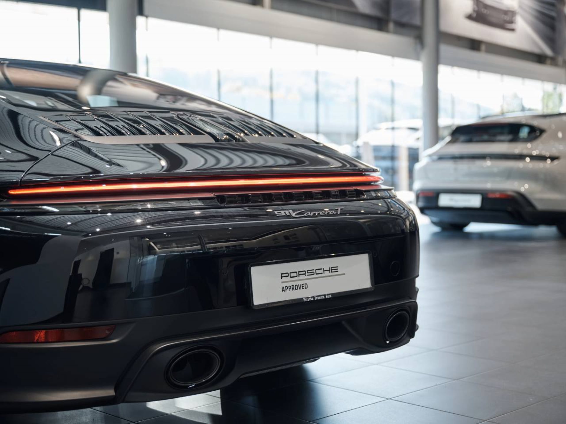 PORSCHE 911 Carrera T-image-25