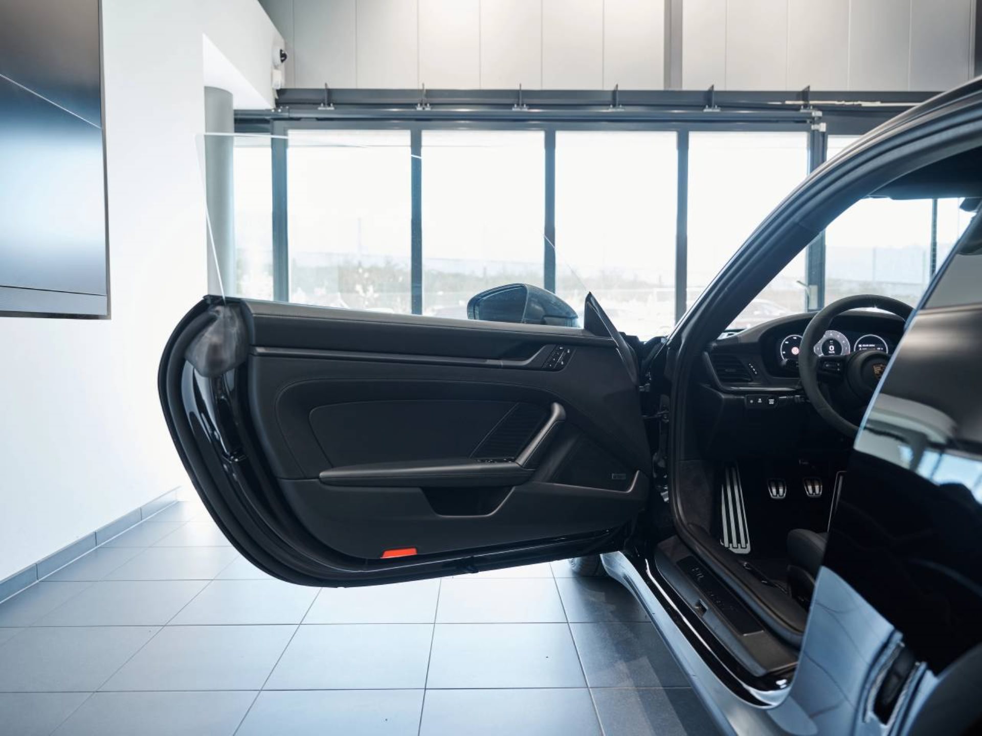 PORSCHE 911 Carrera T-image-17