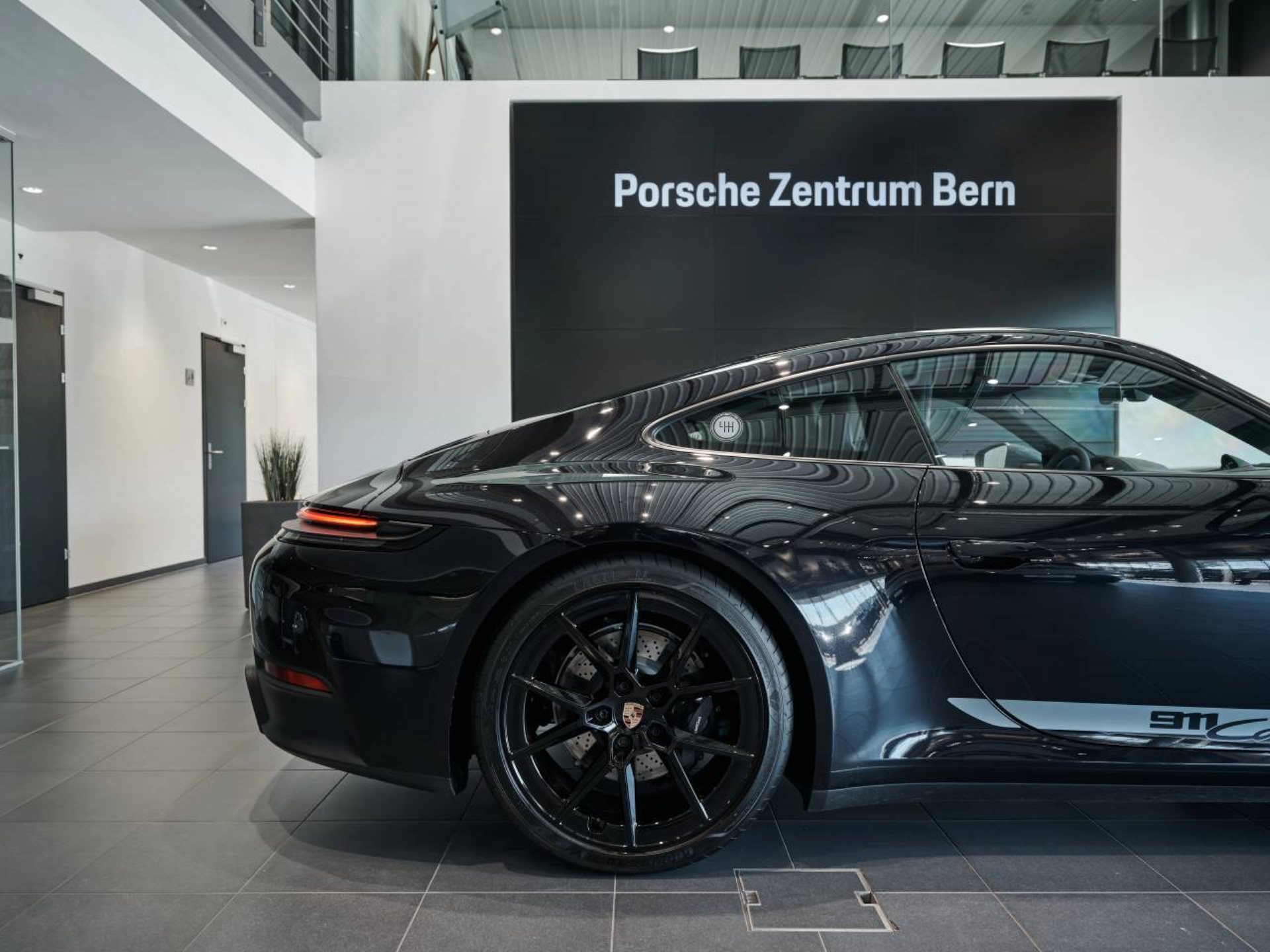 PORSCHE 911 Carrera T-image-10