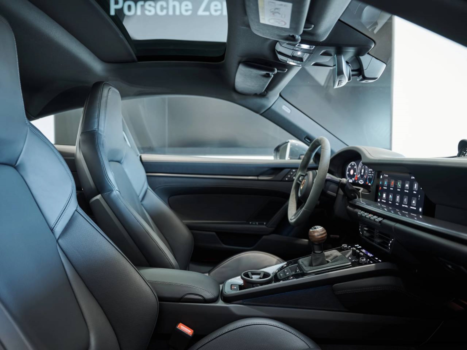 PORSCHE 911 Carrera T-image-16