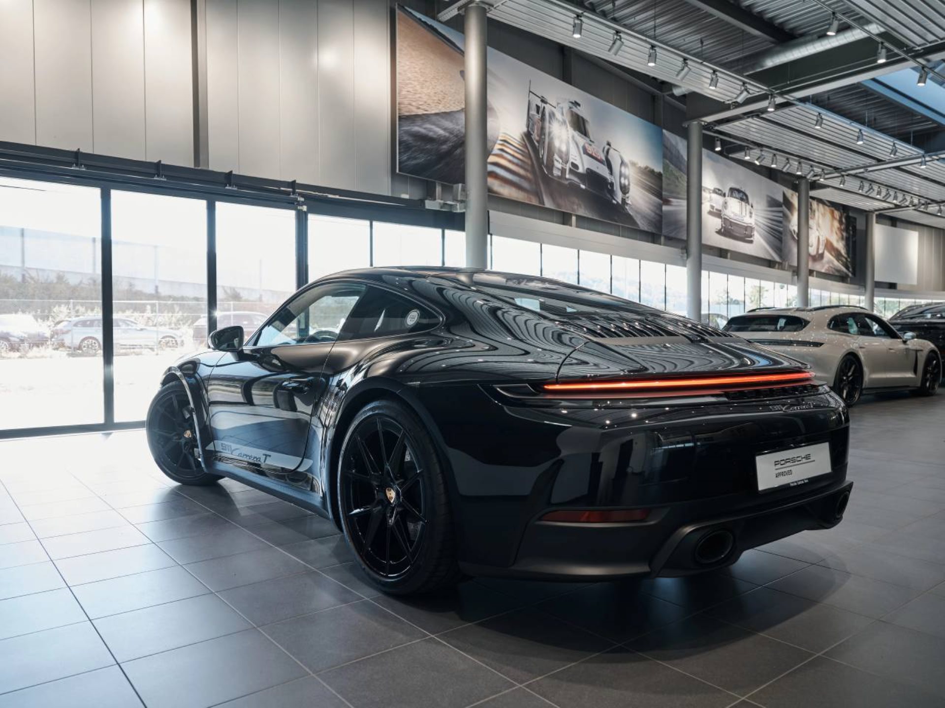 PORSCHE 911 Carrera T-image-6