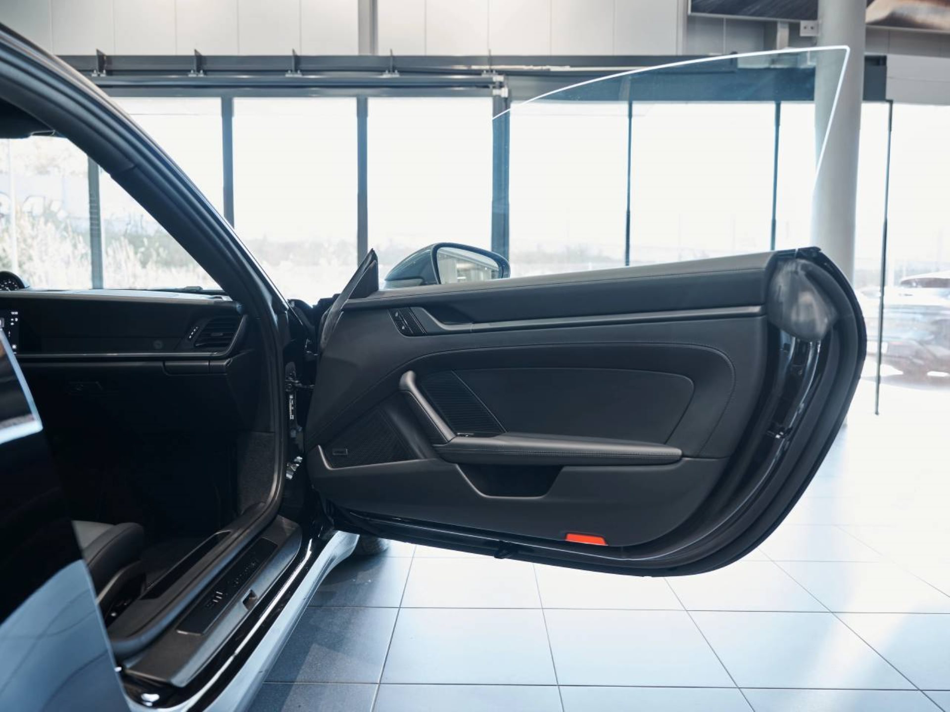 PORSCHE 911 Carrera T-image-19