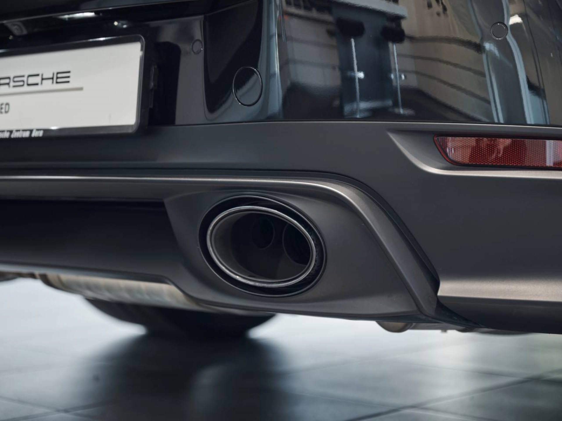 PORSCHE 911 Carrera T-image-27