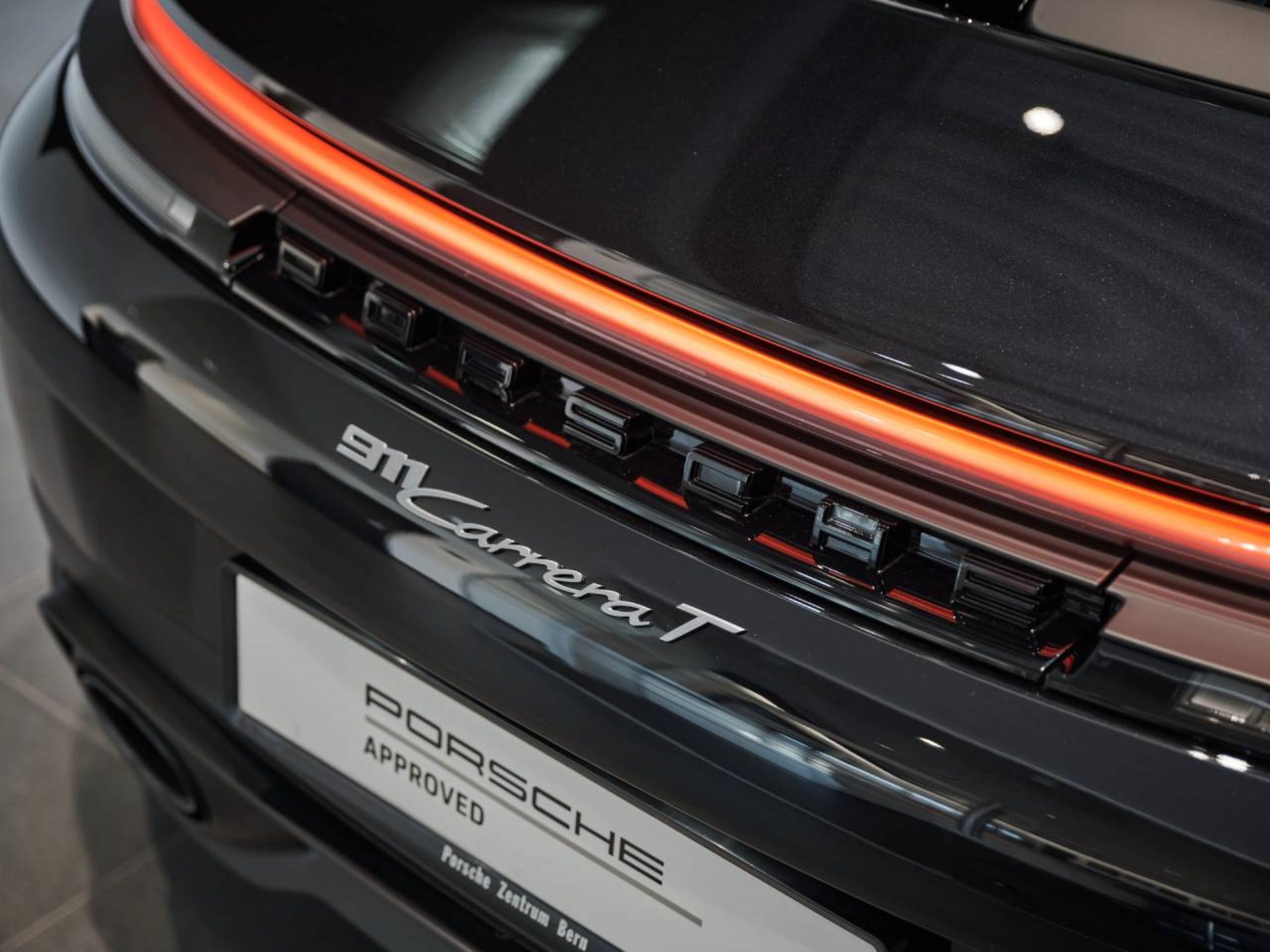 PORSCHE 911 Carrera T-image-26