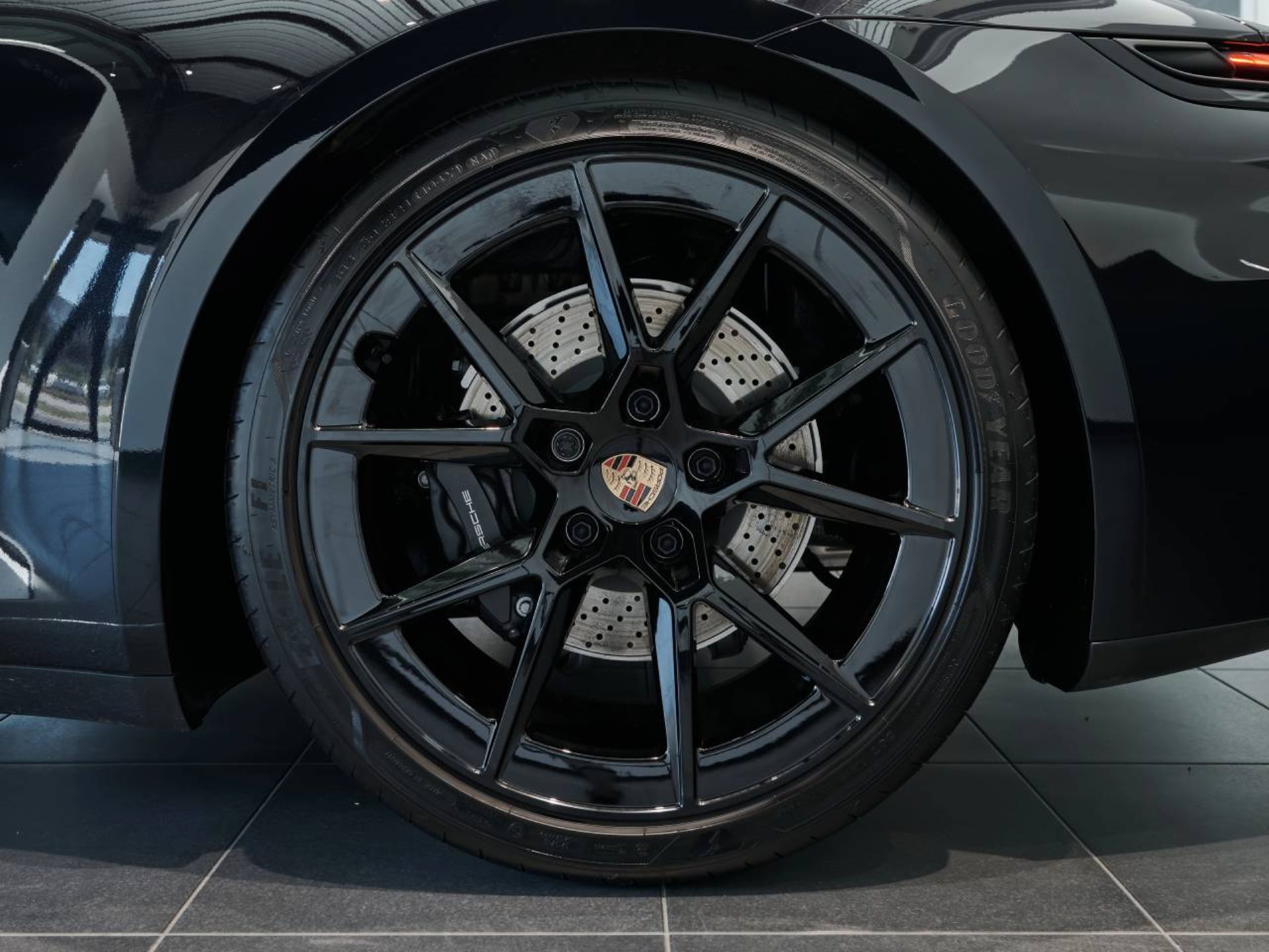 PORSCHE 911 Carrera T-image-29