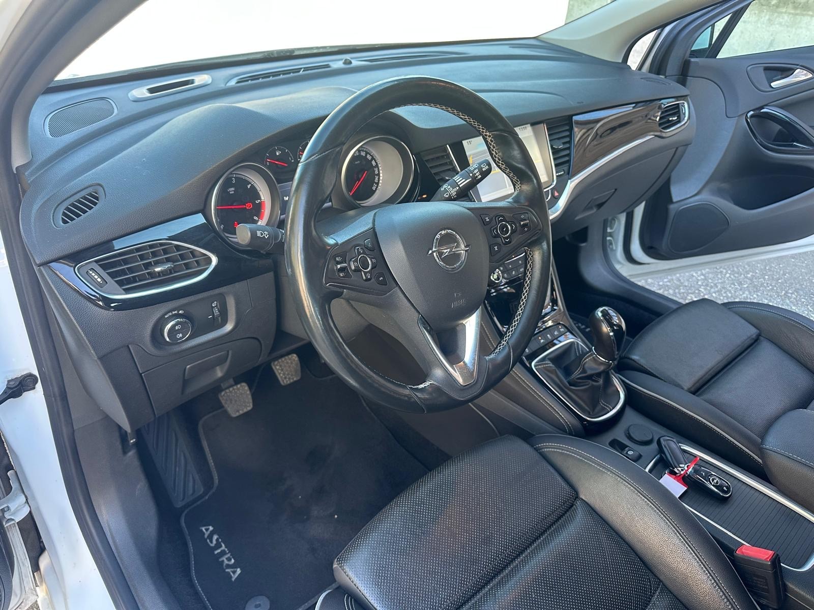 OPEL Astra Sports Tourer 1.6 CDTi BiTurbo Excellence-image-9