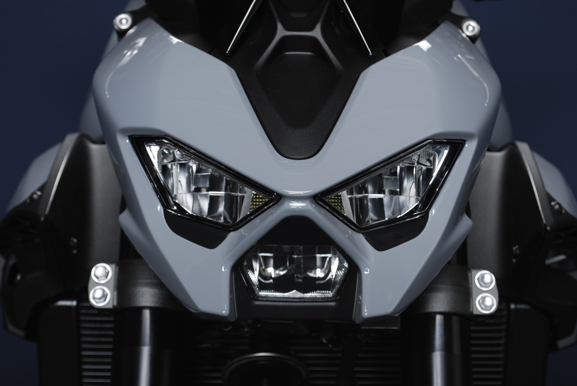KAWASAKI Z 900 (91kW) MY27 - Sonderumbau grau-image-7