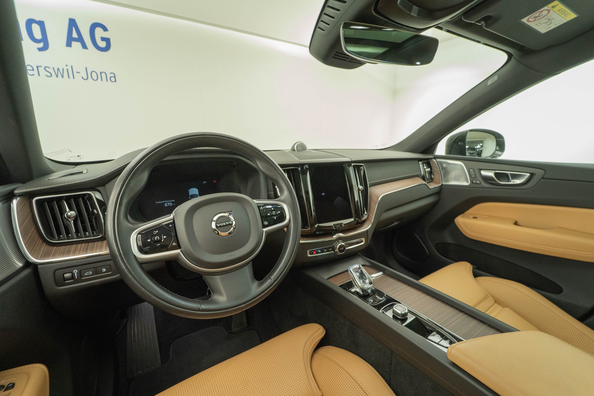 VOLVO XC60 2.0 T8 TE Inscription eAWD-image-6