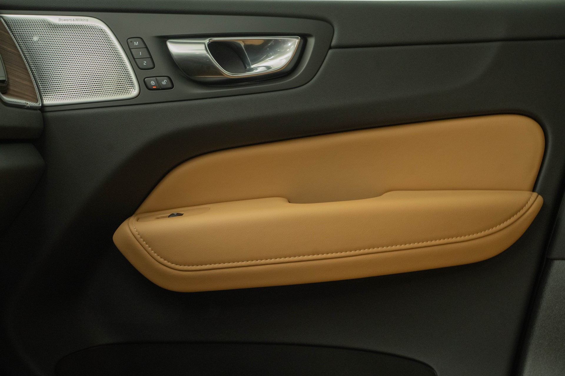 VOLVO XC60 2.0 T8 TE Inscription eAWD-image-13