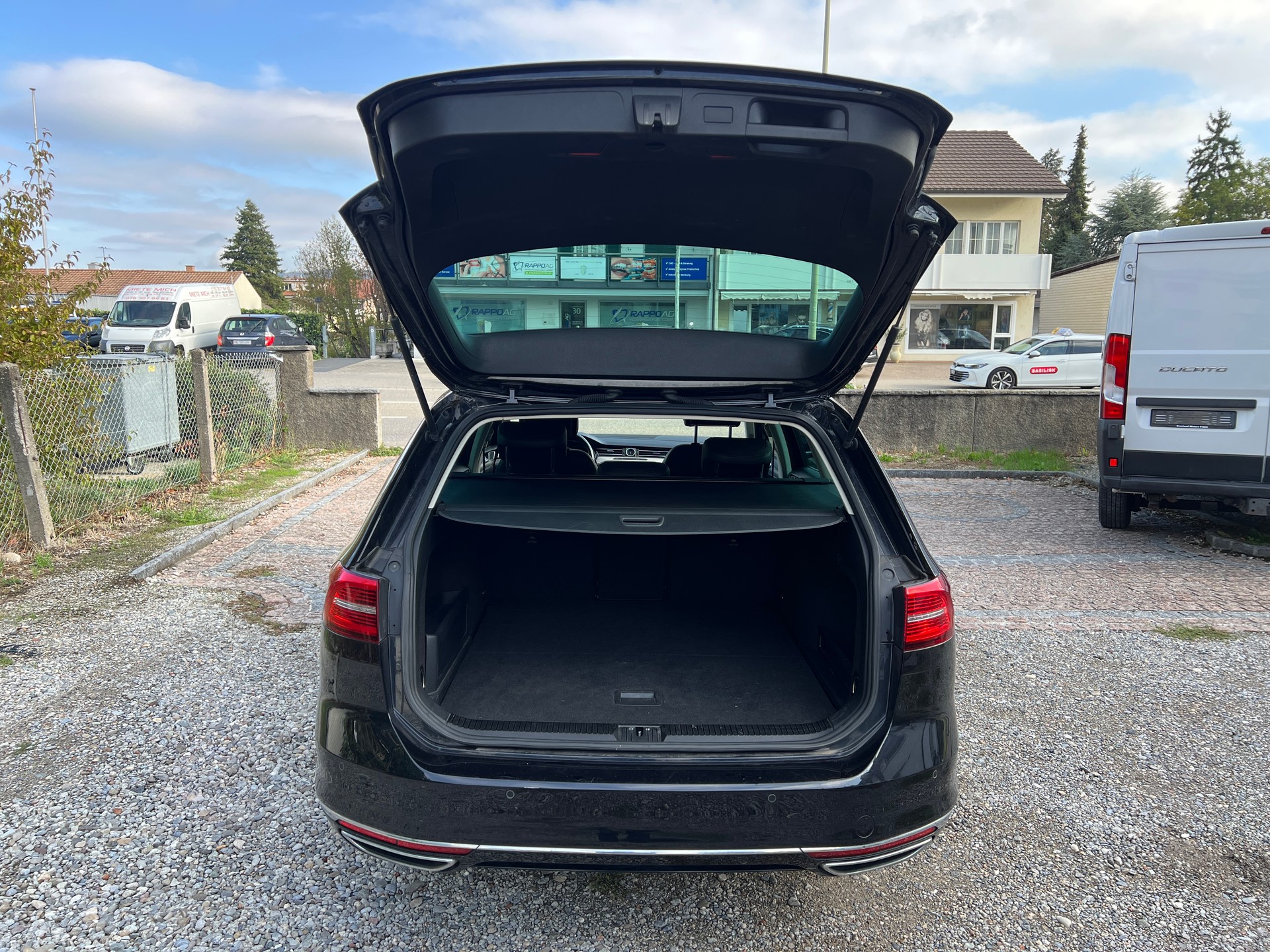 VW Passat Variant 2.0 TDI BMT High. DSG 4Motion Frisch ab MFK-image-15