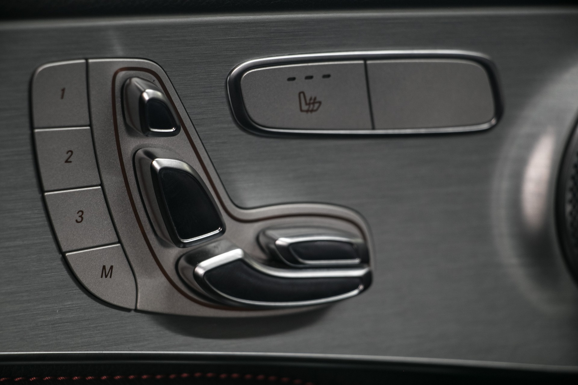 MERCEDES-BENZ C 43 AMG 4Matic 9G-Tronic-image-7