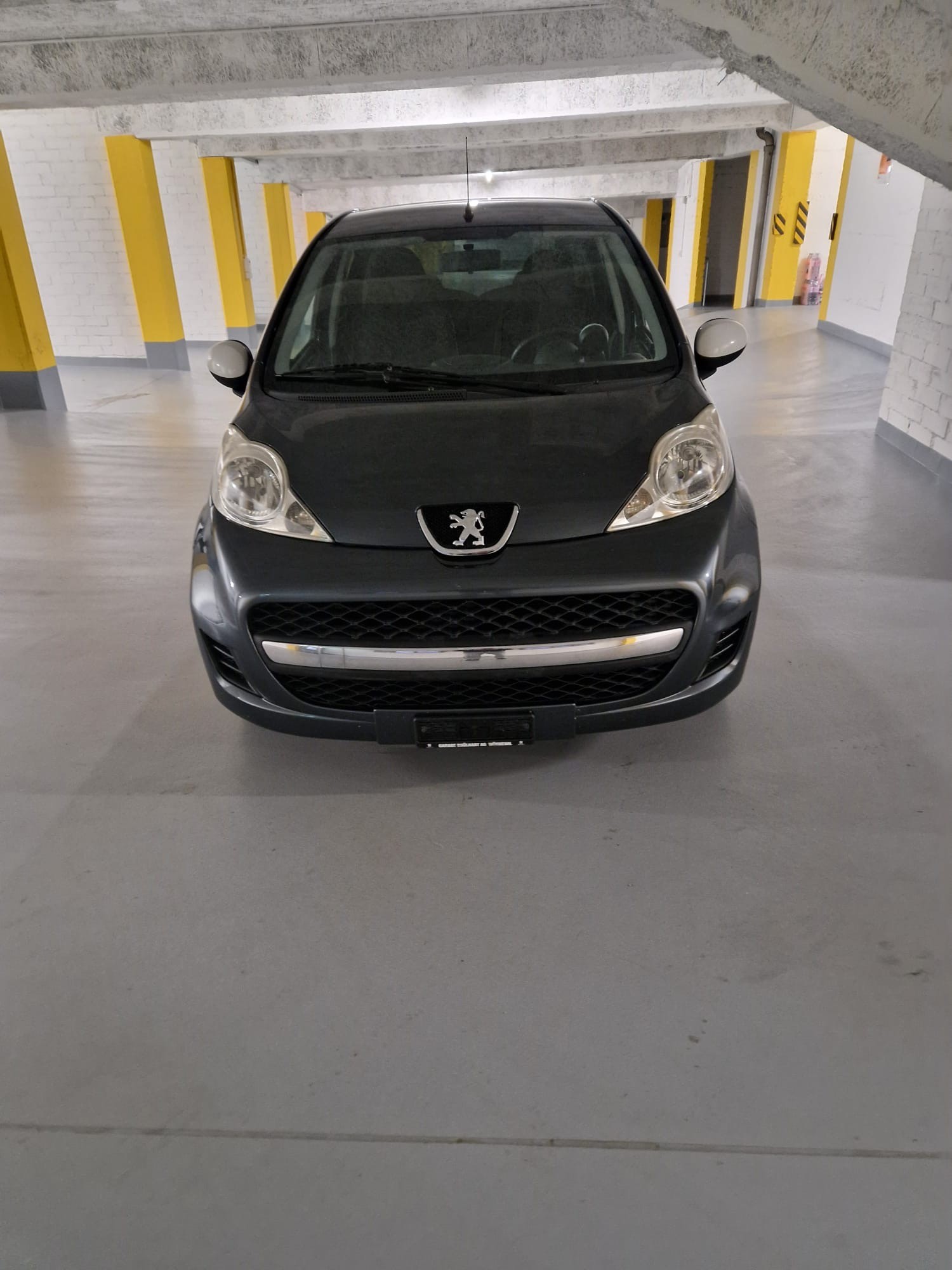 PEUGEOT 107 1.0 Swiss Edition-image-7
