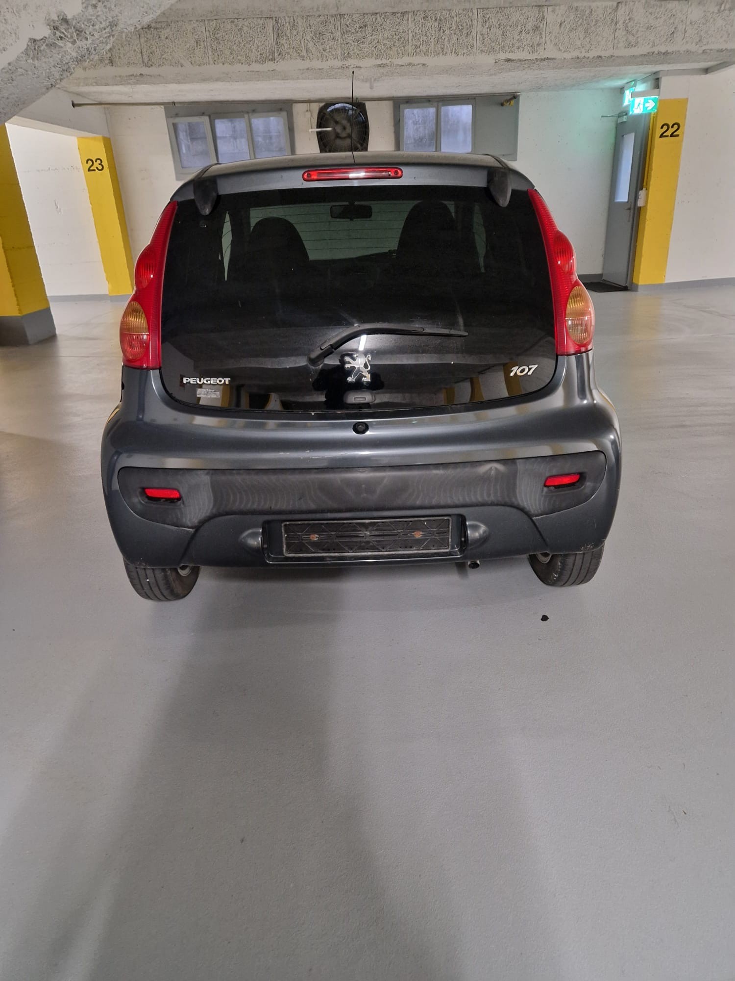 PEUGEOT 107 1.0 Swiss Edition-image-3