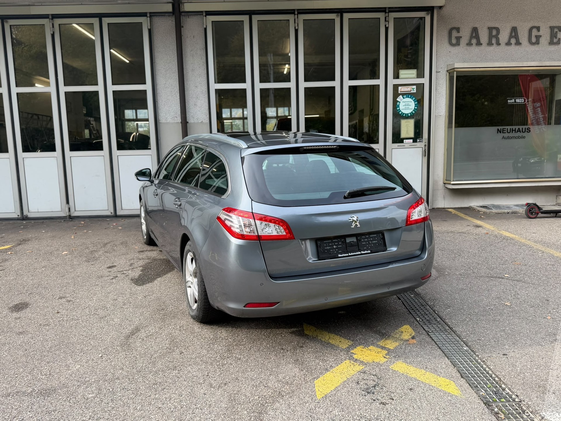 PEUGEOT 508 SW 1.6 16V T Active Automatic-image-3