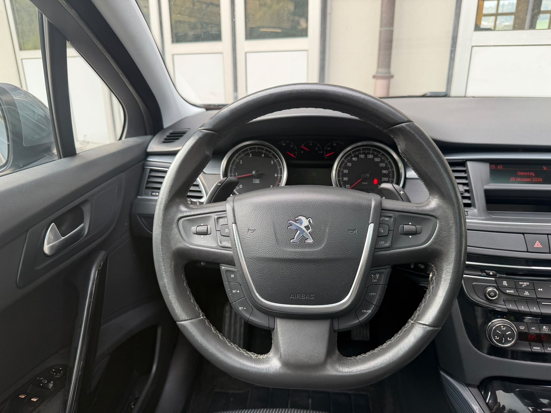 PEUGEOT 508 SW 1.6 16V T Active Automatic-image-8