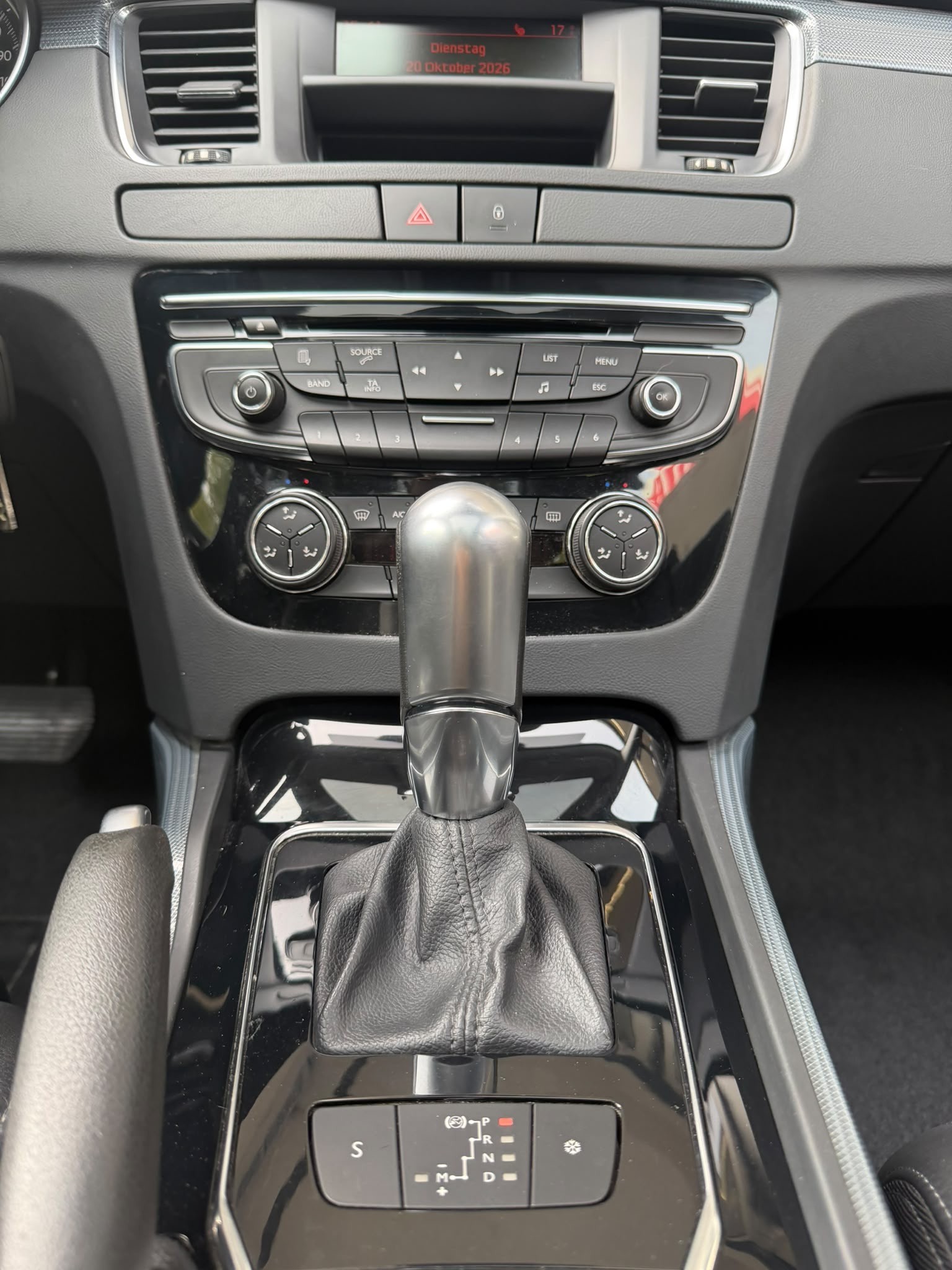 PEUGEOT 508 SW 1.6 16V T Active Automatic-image-9