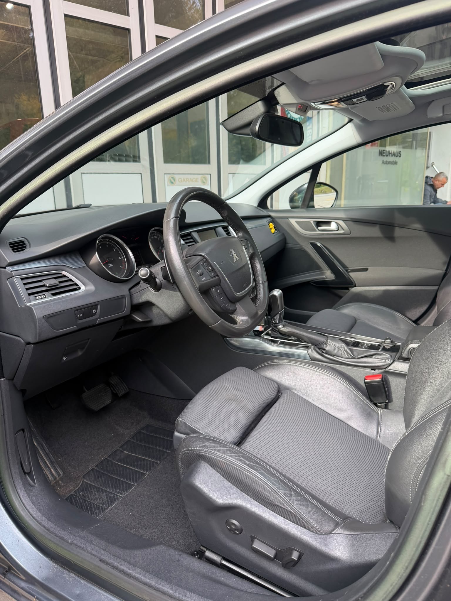 PEUGEOT 508 SW 1.6 16V T Active Automatic-image-5