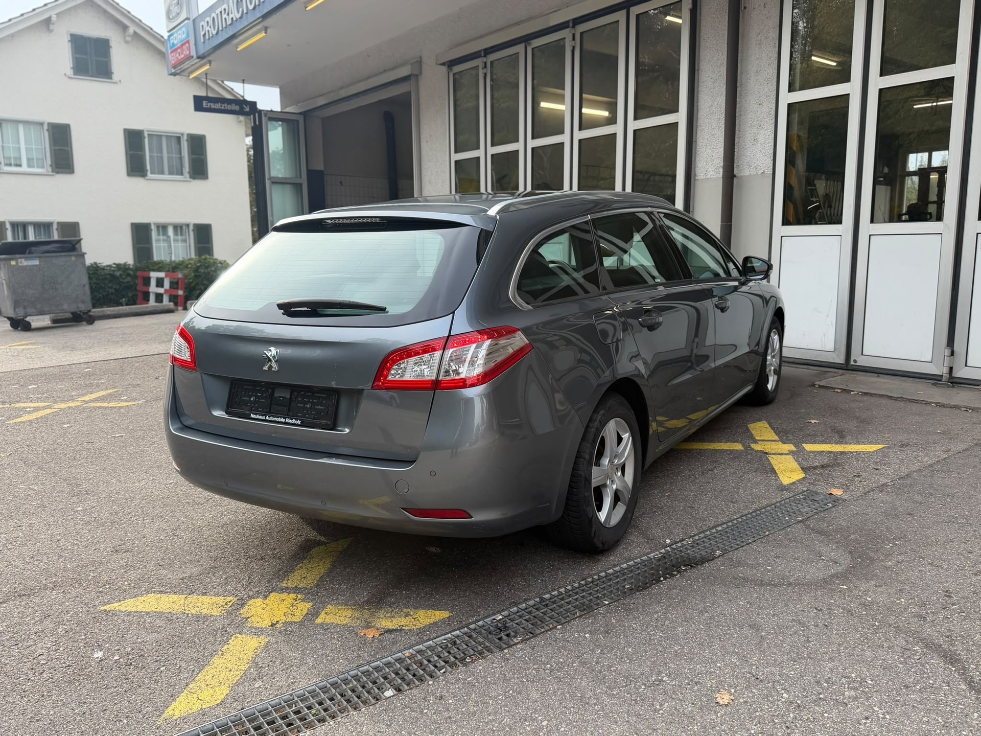 PEUGEOT 508 SW 1.6 16V T Active Automatic-image-4