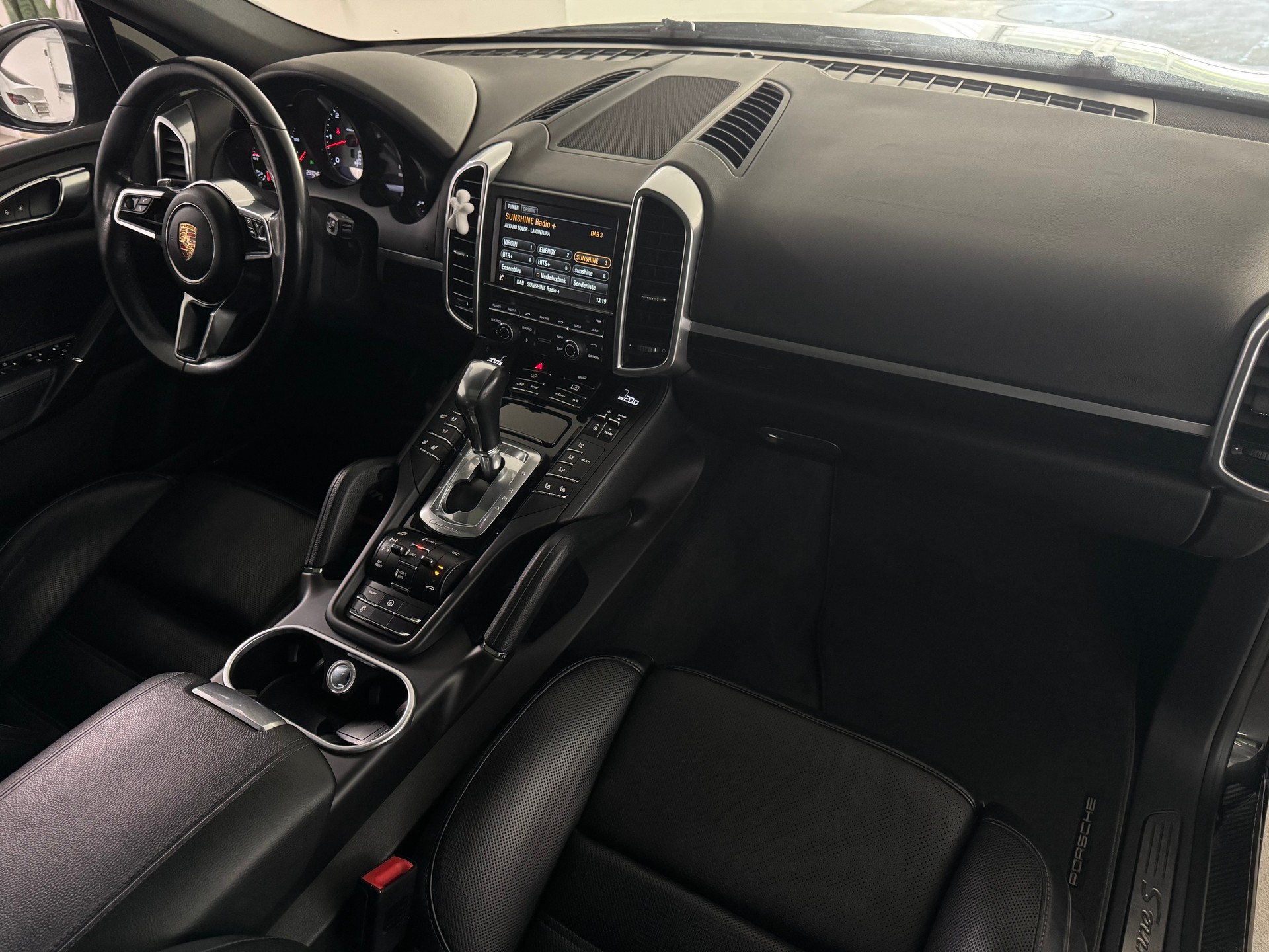 PORSCHE Cayenne S Diesel-image-11