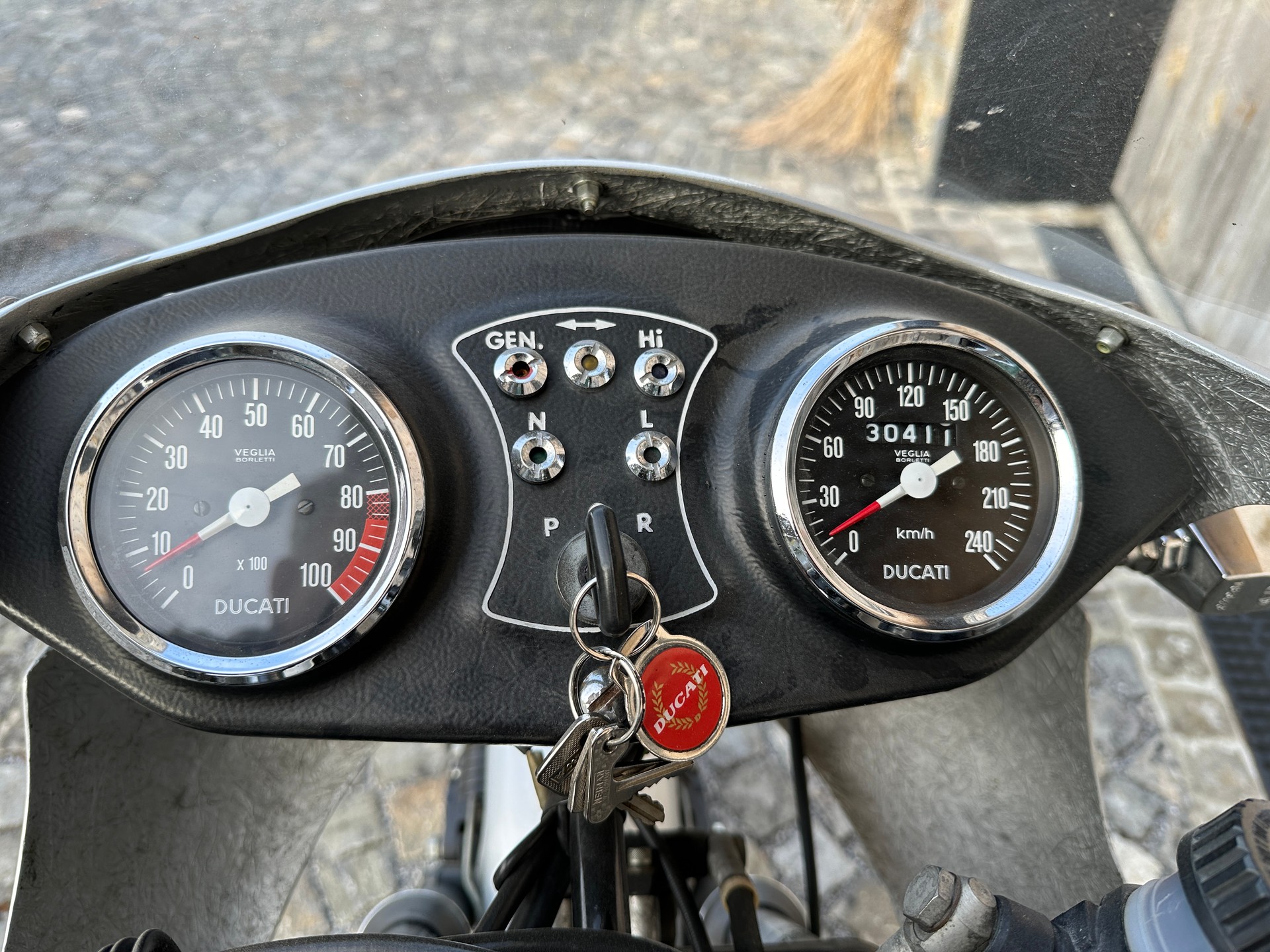 DUCATI 900SS-image-4