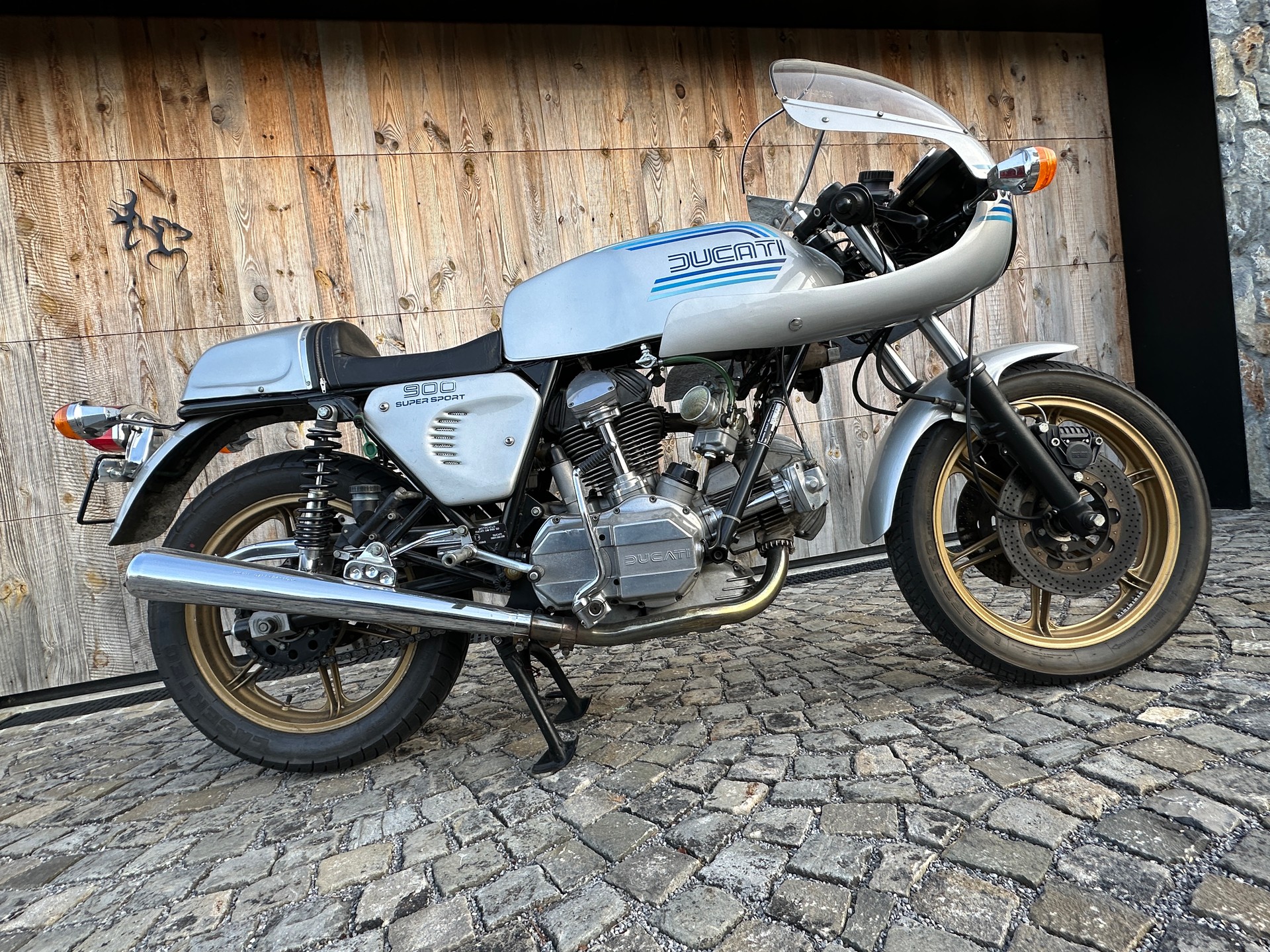 DUCATI 900SS-image-1