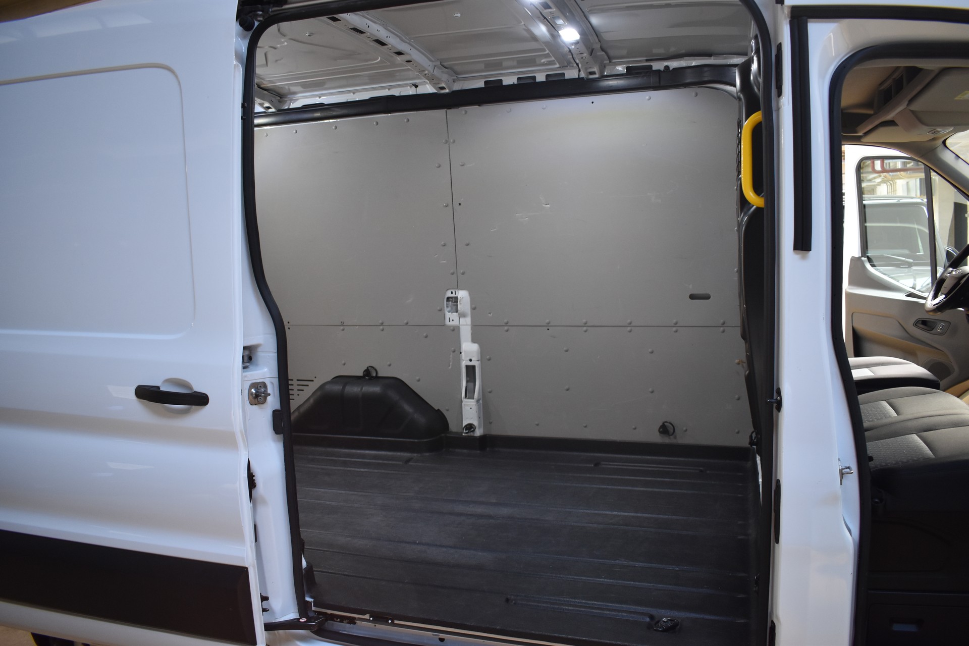 FORD Transit Van 350 L2 Trail 2.0 TDCi 130 MHEV FWD-image-22