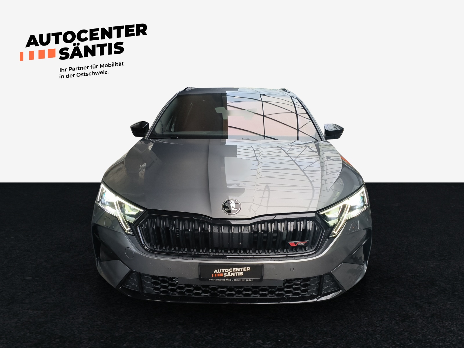 SKODA Octavia Combi 2.0 TSI DSG RS-image-1