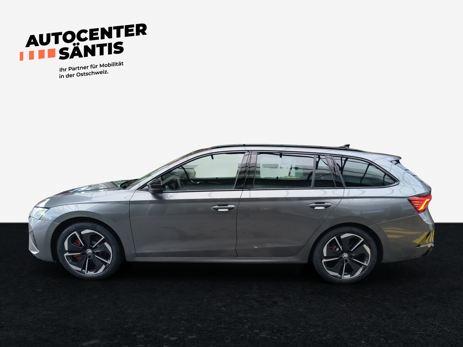 SKODA Octavia Combi 2.0 TSI DSG RS-image-2