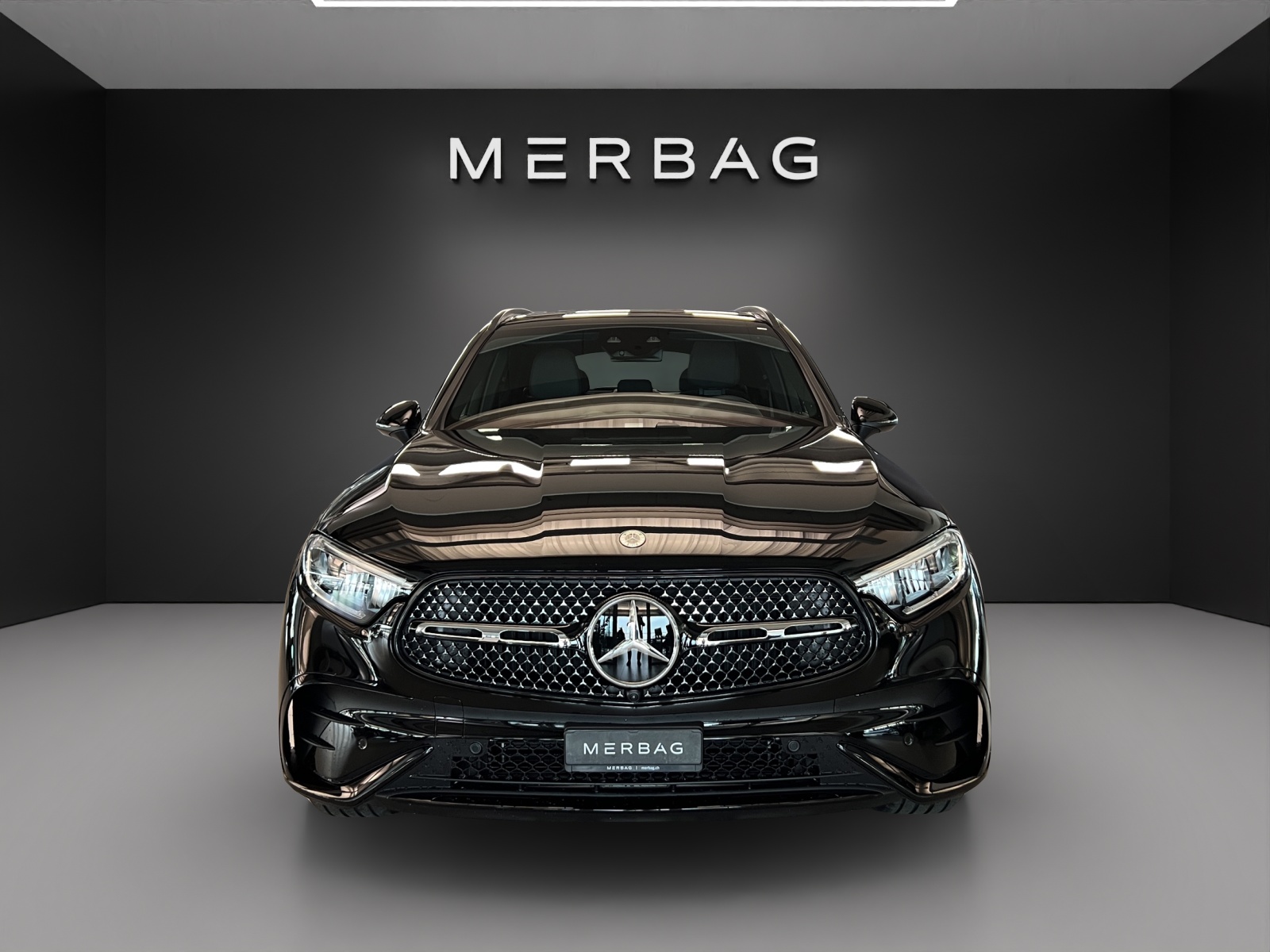 MERCEDES-BENZ GLC 300 4Matic 9G-Tronic AMG Line-image-2