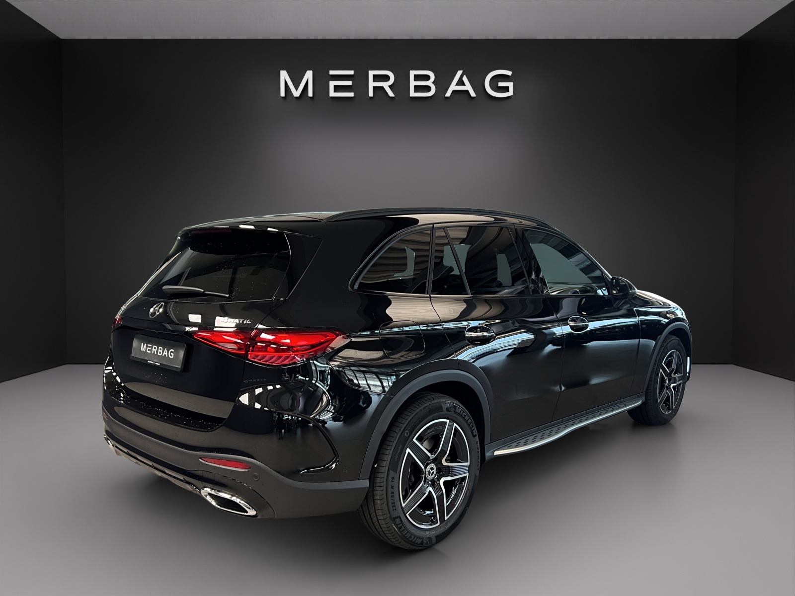 MERCEDES-BENZ GLC 300 4Matic 9G-Tronic AMG Line-image-5