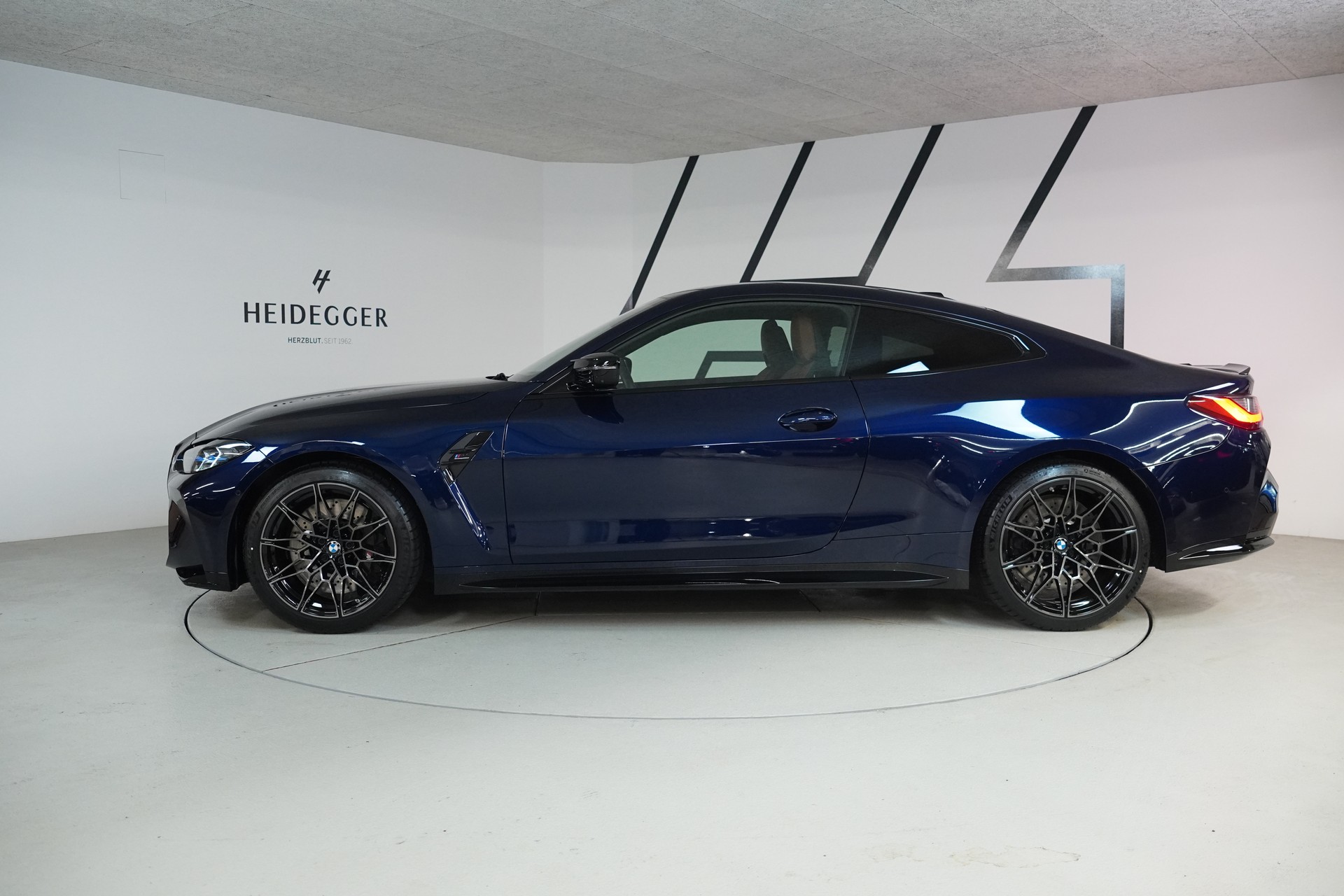 BMW M4 Coupé Competition M xDrive-image-3