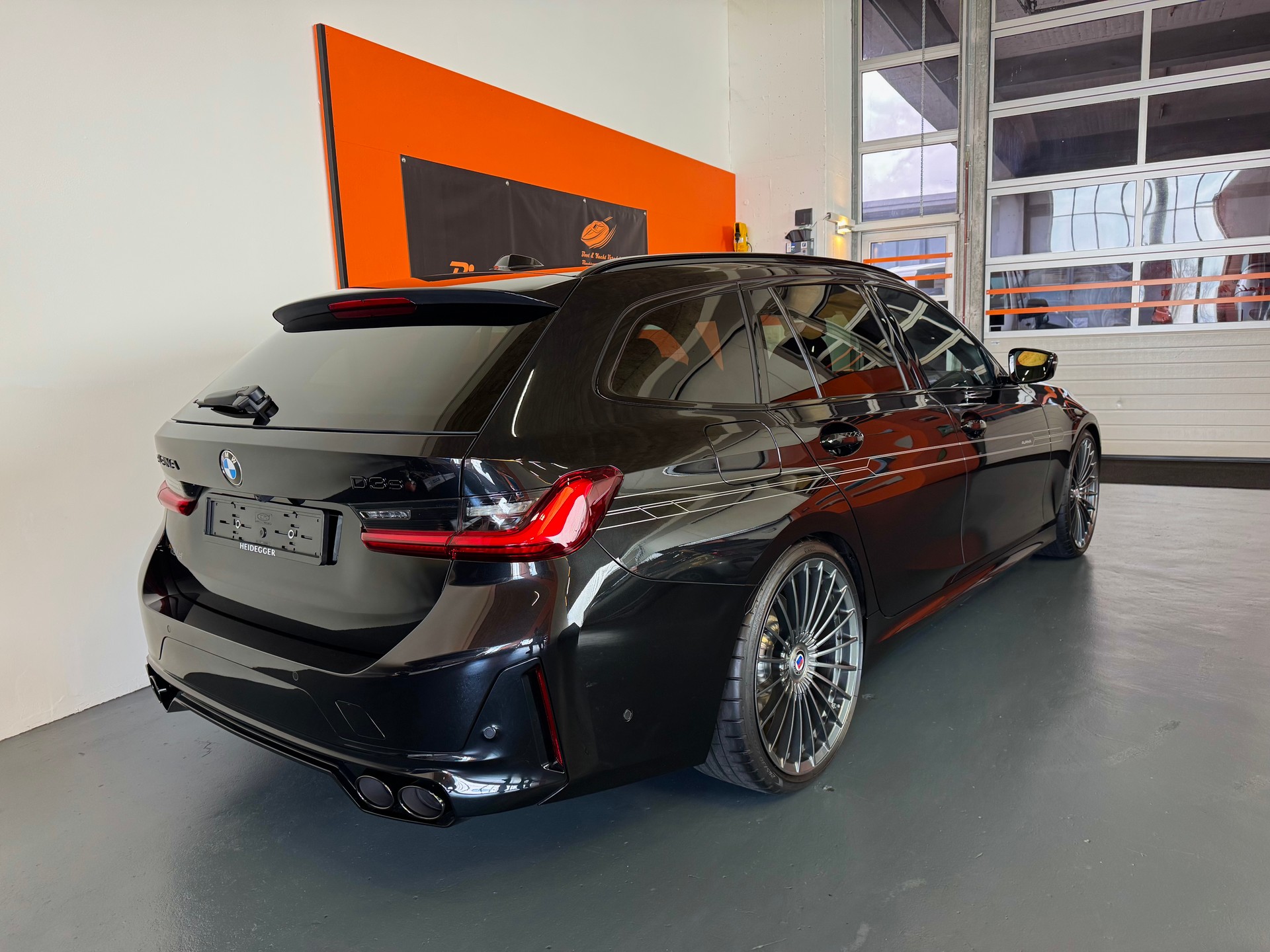 BMW-ALPINA D3 S BiTurbo Touring 3.0d xDrive / dÄHLer Federn-image-2