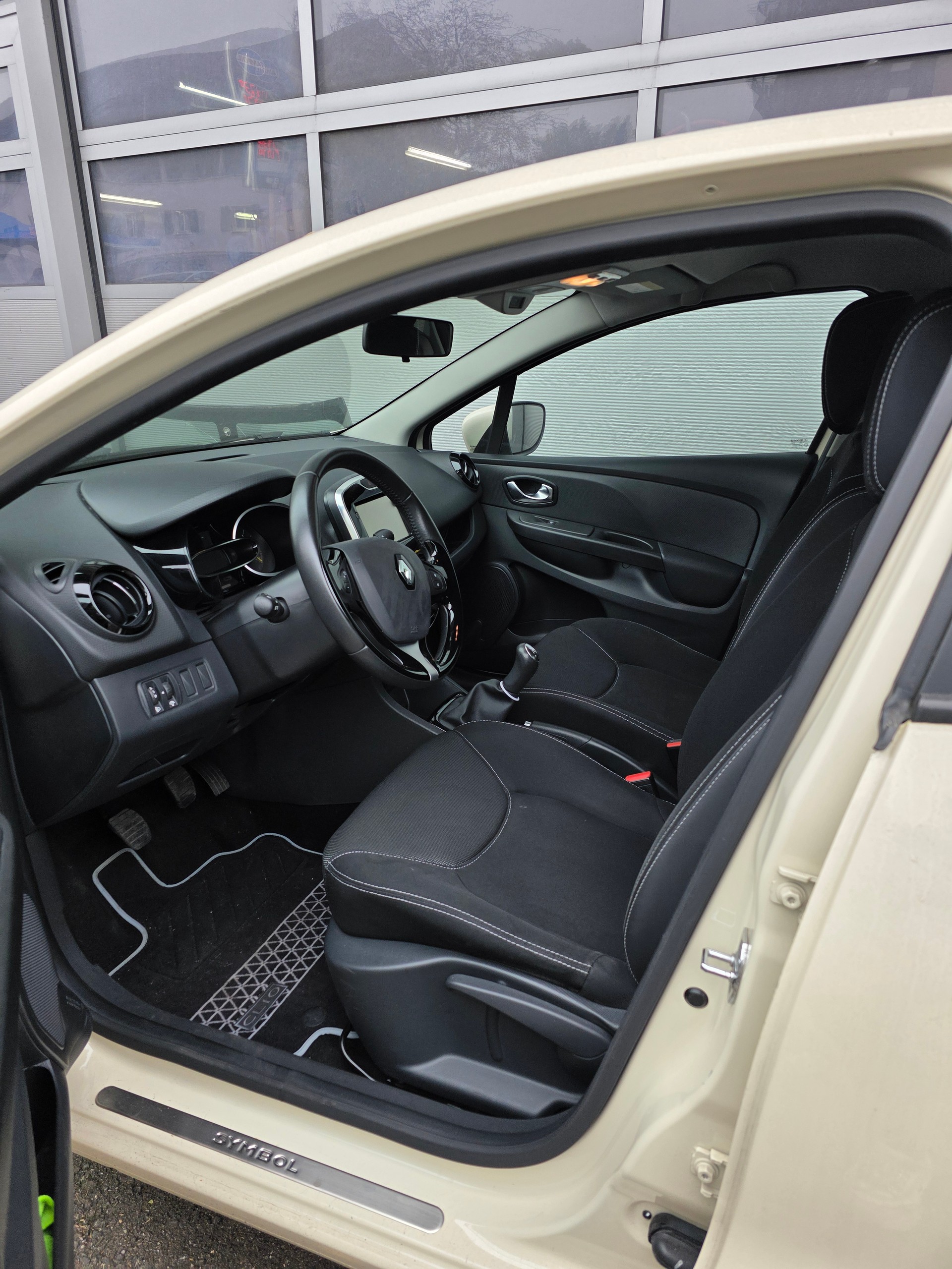 RENAULT Clio 1.2 16V Expression-image-5