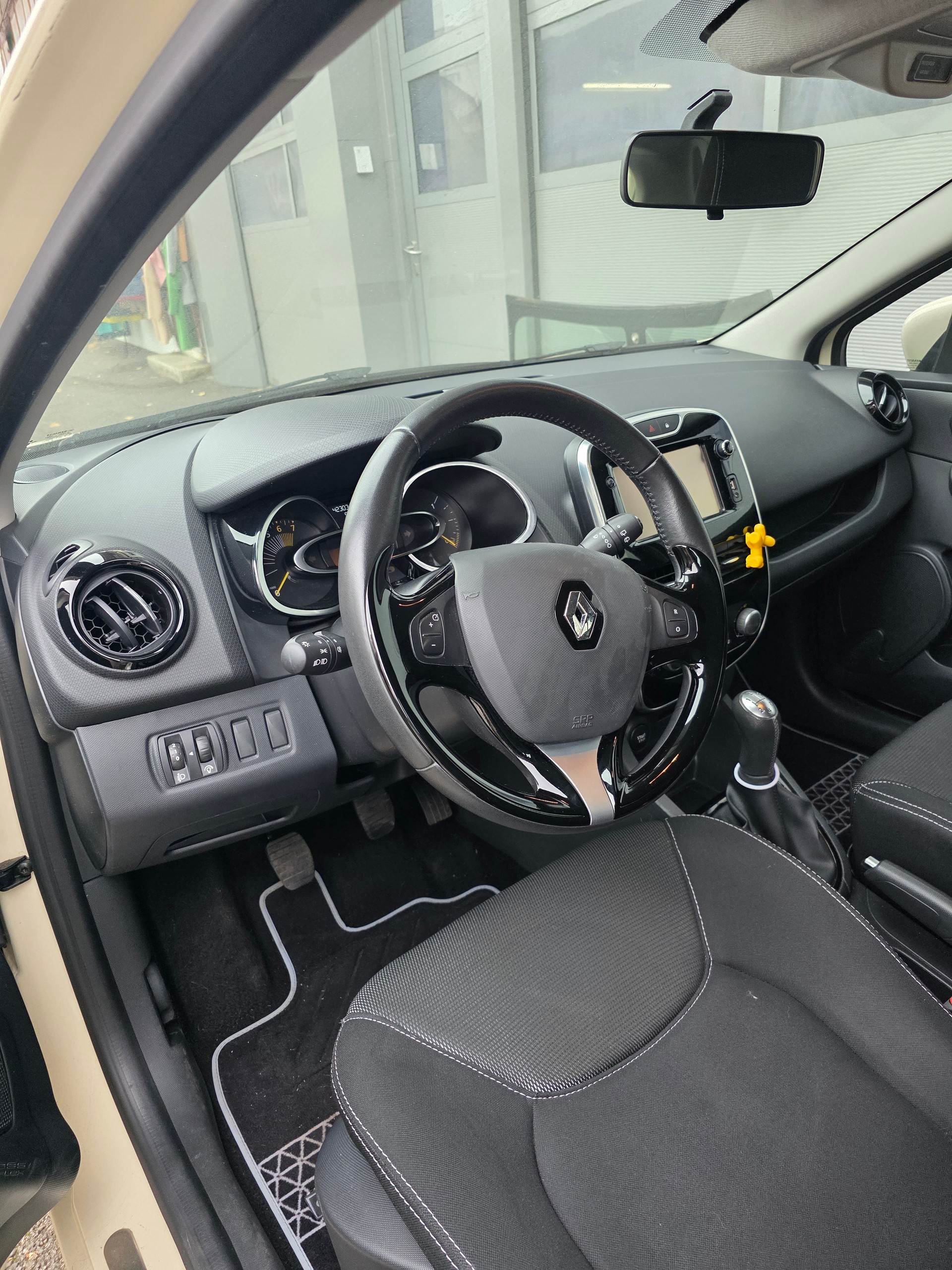 RENAULT Clio 1.2 16V Expression-image-6