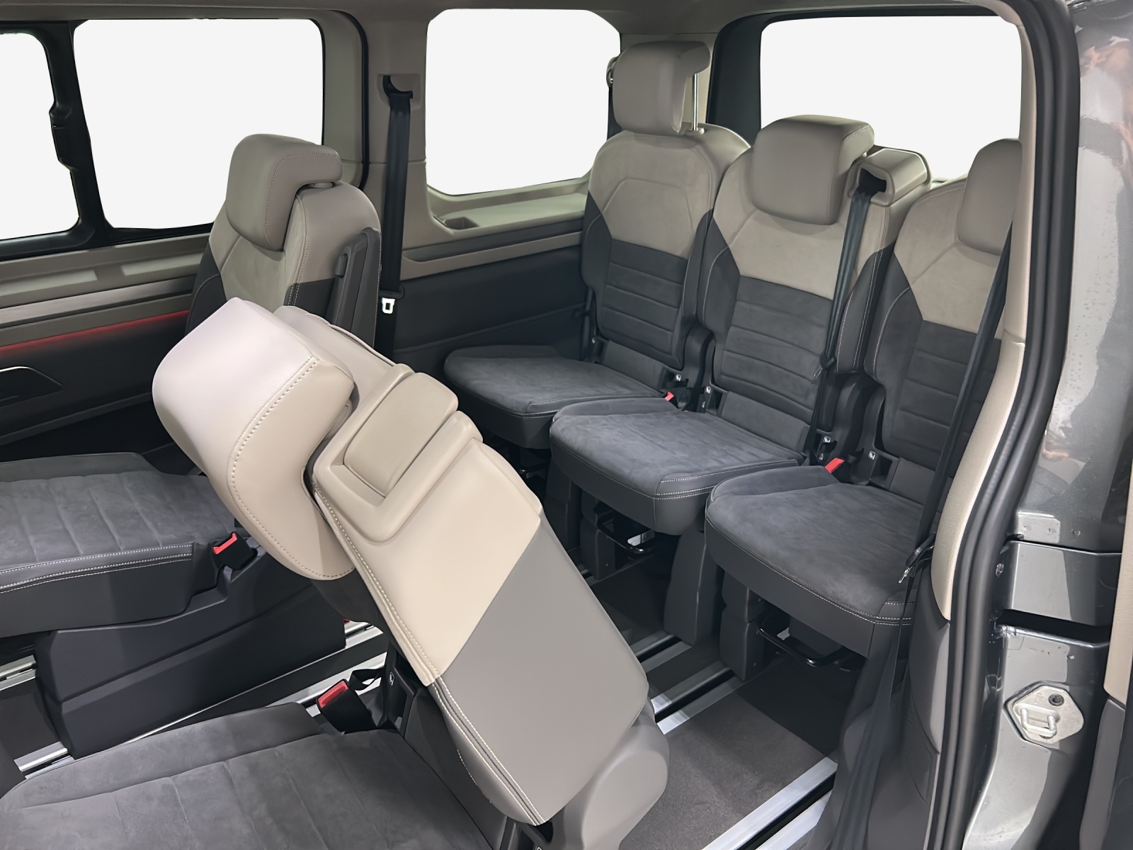 VW Multivan 2.0 TDI Life DSG-image-11