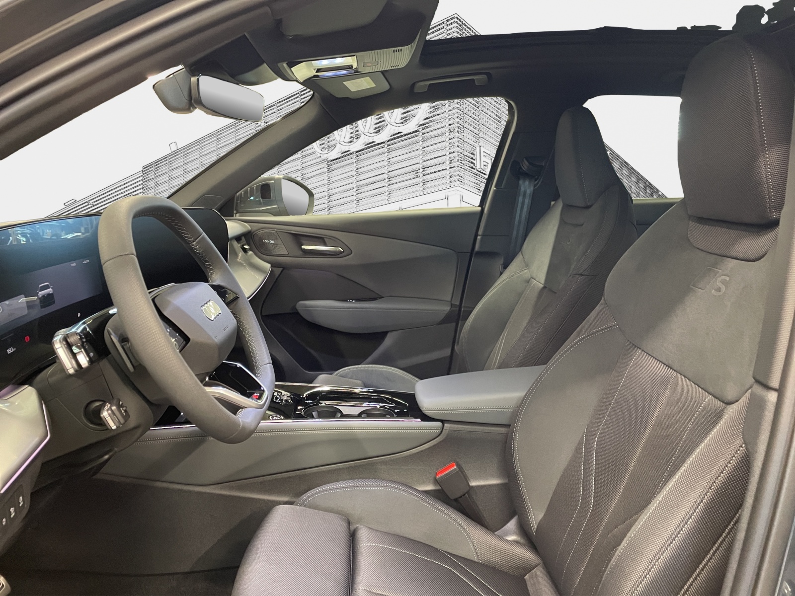 AUDI Q3 Sportback 110 kW TFSI S tronic-image-9