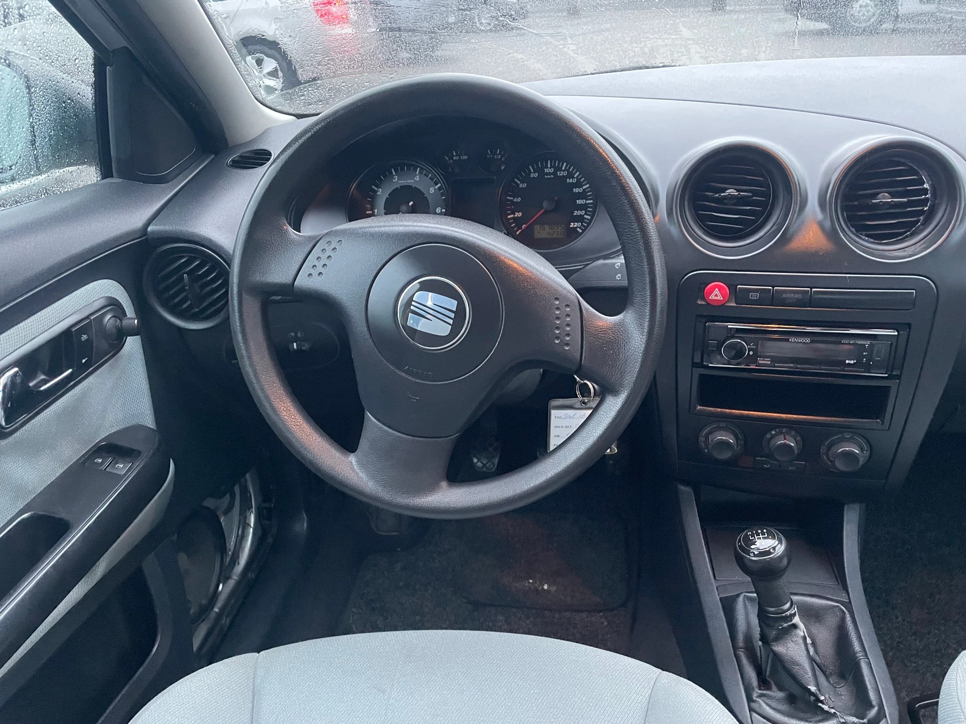 SEAT Ibiza 1.2 Stella ** Klimaanlage ** 04x Airbag ** Letzte MFK 04.05.2022 ** B04-image-3