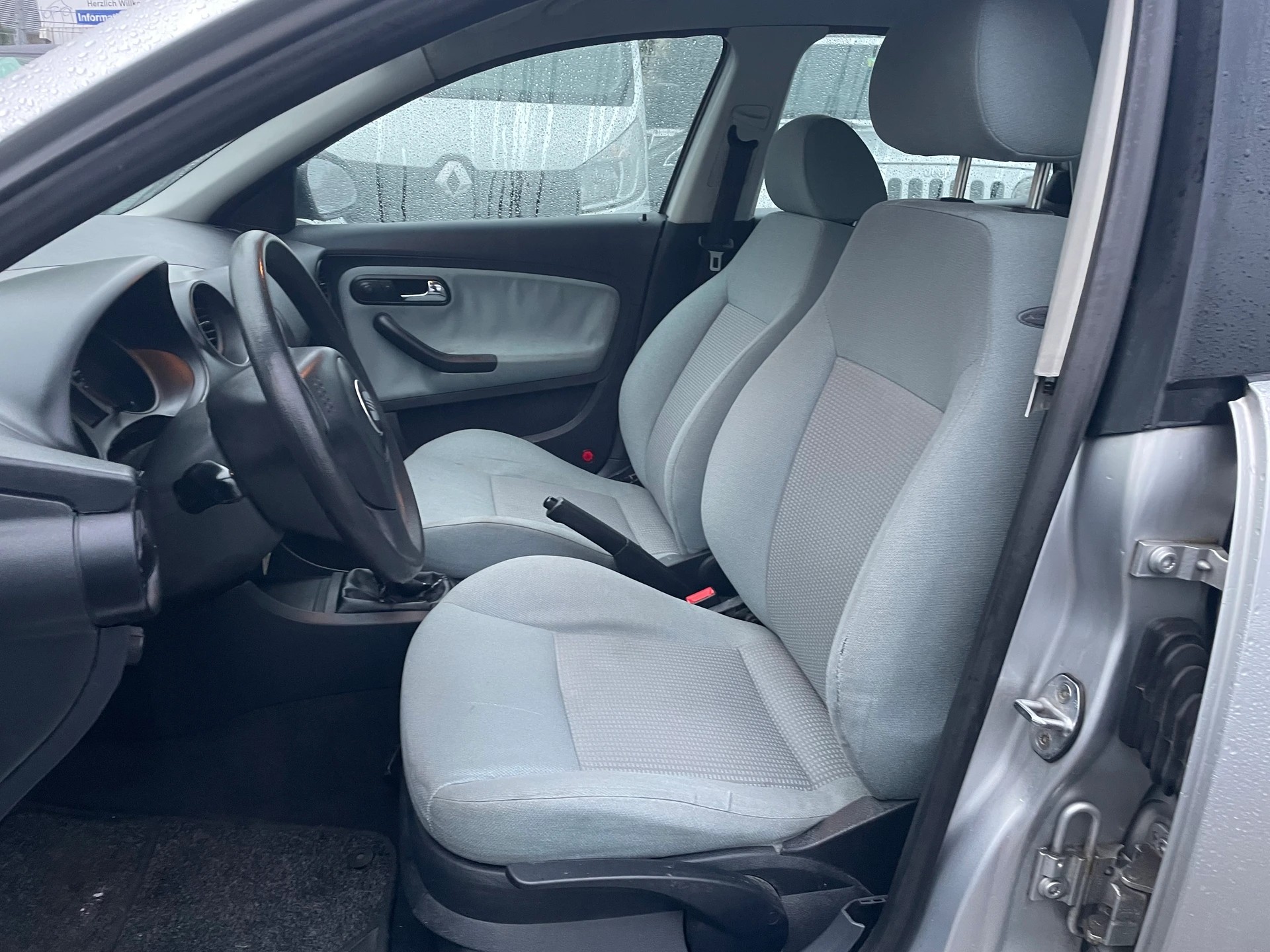 SEAT Ibiza 1.2 Stella ** Klimaanlage ** 04x Airbag ** Letzte MFK 04.05.2022 ** B04-image-6