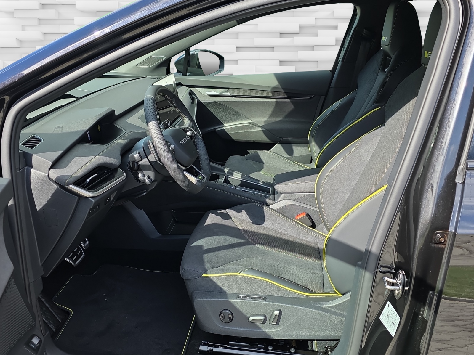 SKODA Enyaq 85x 4x4 RS-image-4